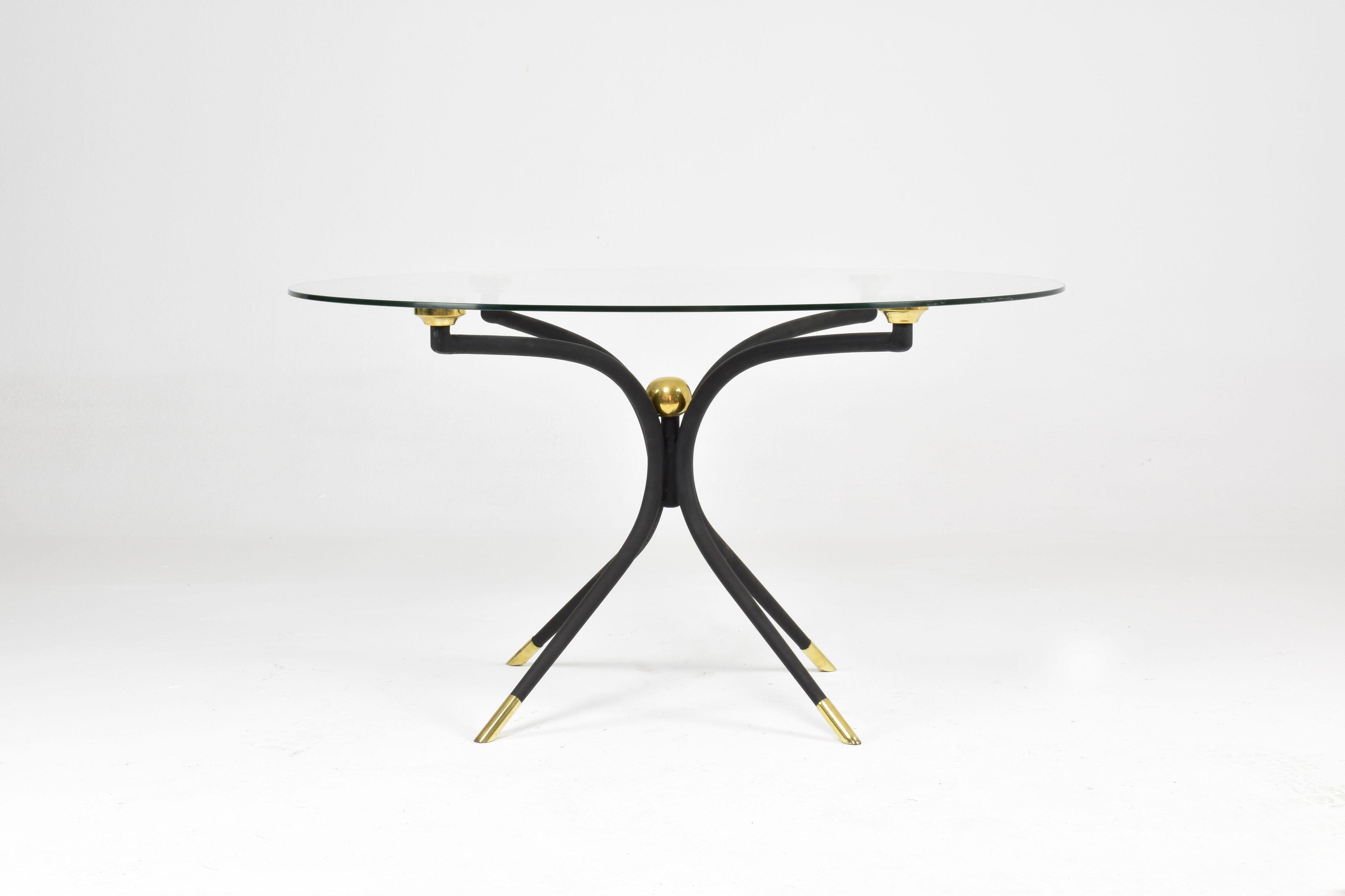 https://a.1stdibscdn.com/arte-handcrafted-sculptural-iron-and-brass-table-with-round-glass-top-for-sale-picture-6/f_26823/f_455888021750778849212/DSC_0013_master.jpg