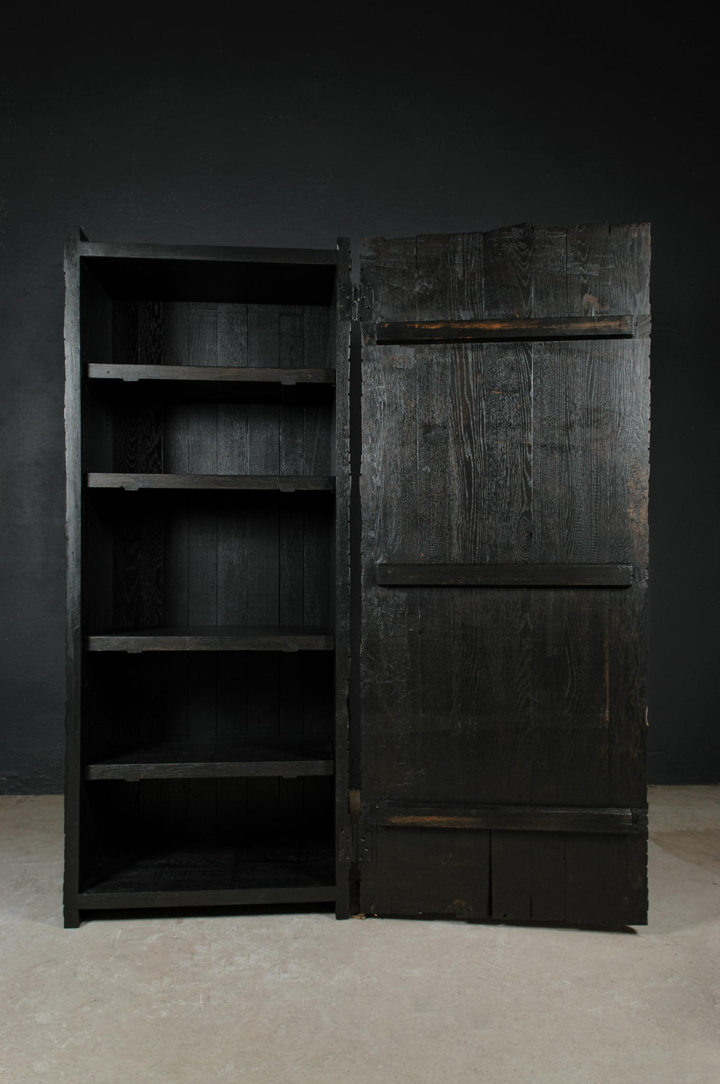https://a.1stdibscdn.com/contemporary-brutalist-cabinet-in-solid-oak-black-for-sale-picture-4/f_31233/f_292593221656063494182/DSC_0014_master.jpg