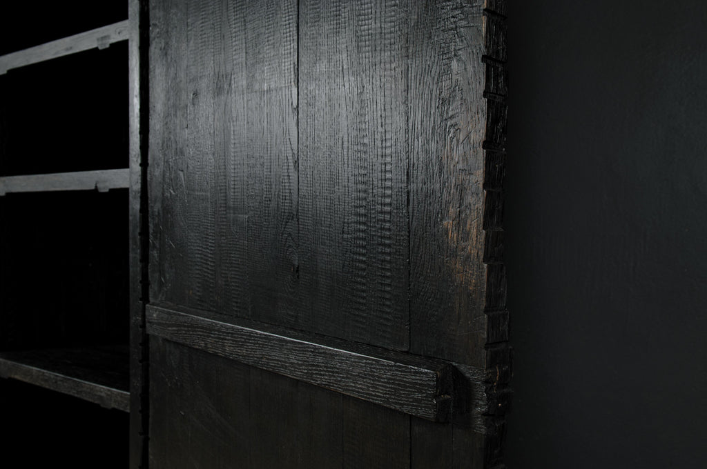 https://a.1stdibscdn.com/contemporary-brutalist-cabinet-in-solid-oak-black-for-sale-picture-5/f_31233/f_292593221656063494400/DSC_0015_master.jpg