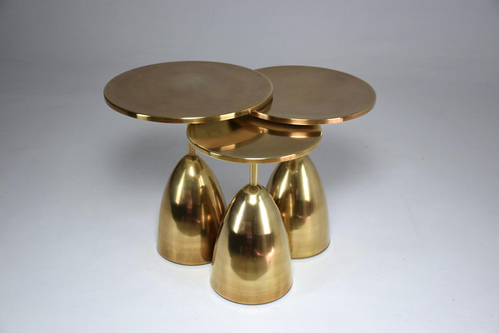 https://a.1stdibscdn.com/pair-of-contemporary-handcrafted-brass-side-tables-flow-collection-for-sale-picture-18/f_26823/f_95039111551711813425/DSC_0023_master.JPG
