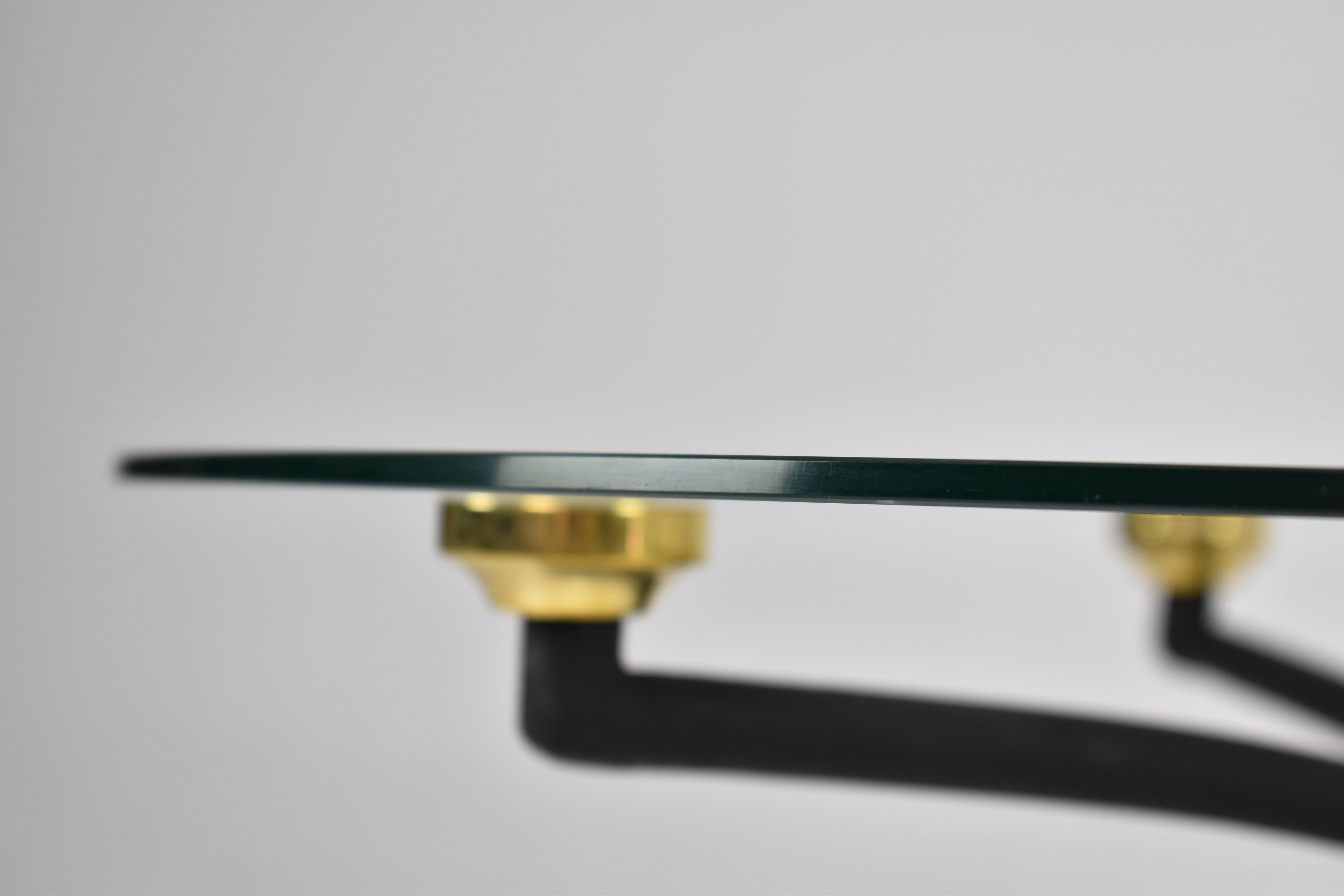 https://a.1stdibscdn.com/arte-handcrafted-sculptural-iron-and-brass-table-with-round-glass-top-for-sale-picture-4/f_26823/f_455888021750778849437/DSC_0034_master.jpg