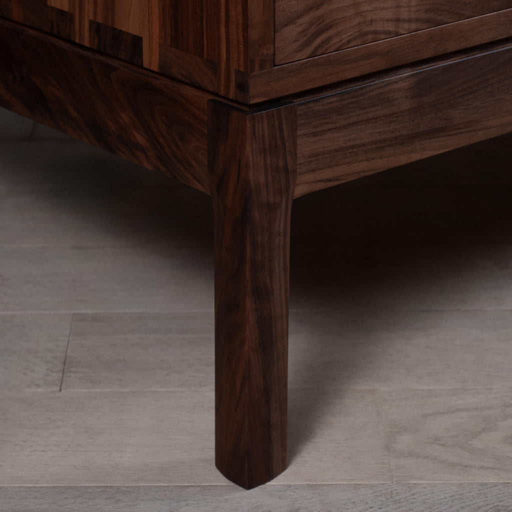 https://a.1stdibscdn.com/handcrafted-4-drawer-coffee-table-by-sum-furniture-for-sale-picture-9/f_12322/f_486092621769955880854/DSC_0039_master.jpg