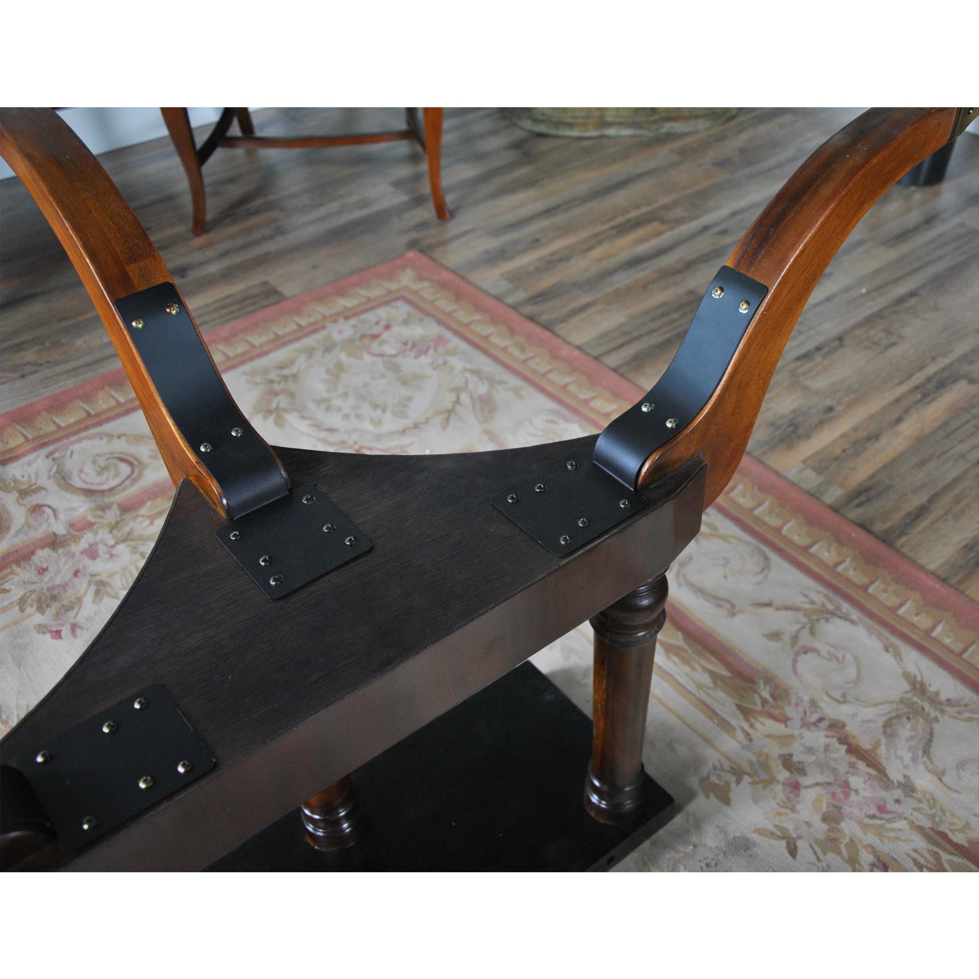 https://a.1stdibscdn.com/round-dining-table-60-115-inch-for-sale-picture-7/f_85472/f_350137521688049100668/DSC_0041_master.jpg