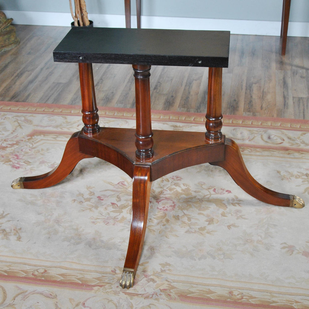 https://a.1stdibscdn.com/round-dining-table-60-115-inch-for-sale-picture-8/f_85472/f_350137521688049116105/DSC_0045_master.jpg