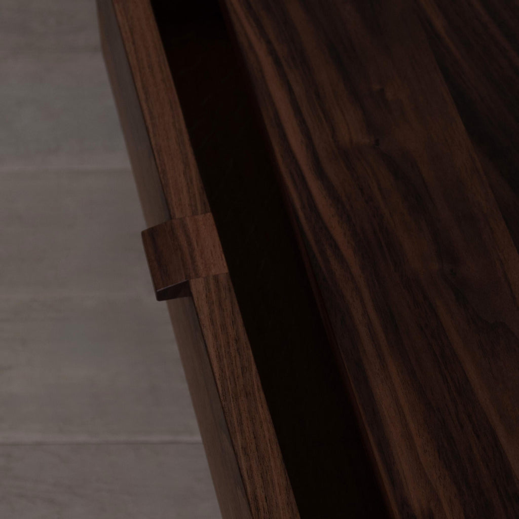 https://a.1stdibscdn.com/large-handcrafted-4-drawer-coffee-table-by-sum-furniture-solid-walnut-oak-for-sale-picture-20/f_12322/f_486092621777888176864/DSC_0048_A_master.jpg