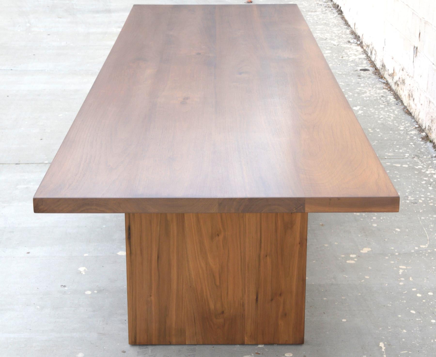 https://a.1stdibscdn.com/custom-walnut-dining-table-for-sale-picture-2/f_8065/1551369339035/DSC_0087_BBM2_2_master.jpg