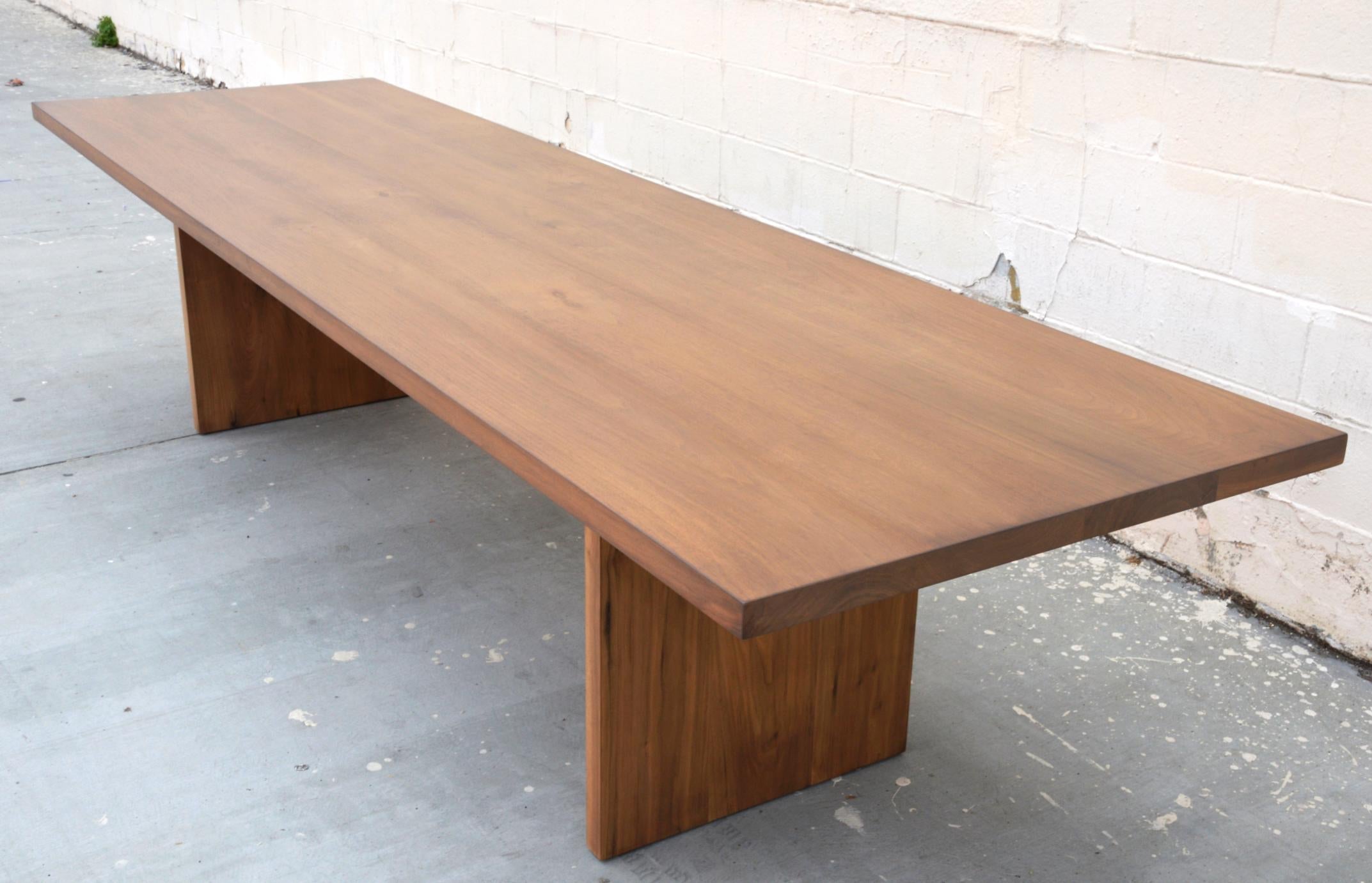 https://a.1stdibscdn.com/custom-walnut-dining-table-for-sale-picture-7/f_8065/f_138400411551372716296/DSC_0093_BBM2_7_master.jpg