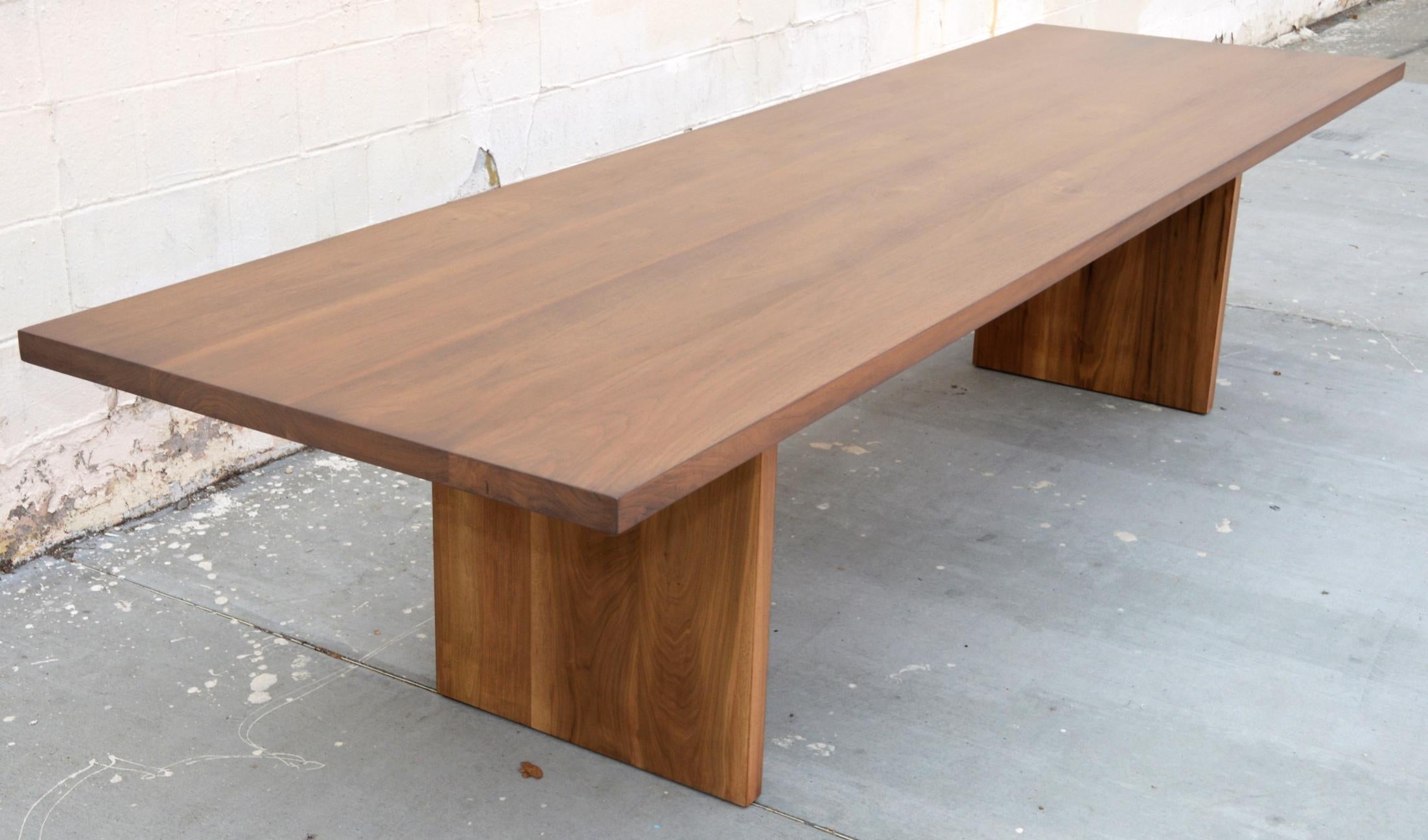 https://a.1stdibscdn.com/custom-walnut-dining-table-for-sale-picture-8/f_8065/f_138400411551441866637/DSC_0098_BBM2_8_master.jpg