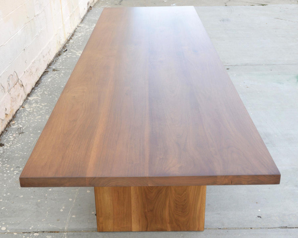 https://a.1stdibscdn.com/custom-walnut-dining-table-for-sale-picture-6/f_8065/f_138400411551369407363/DSC_0103_BBM2_4_master.jpg