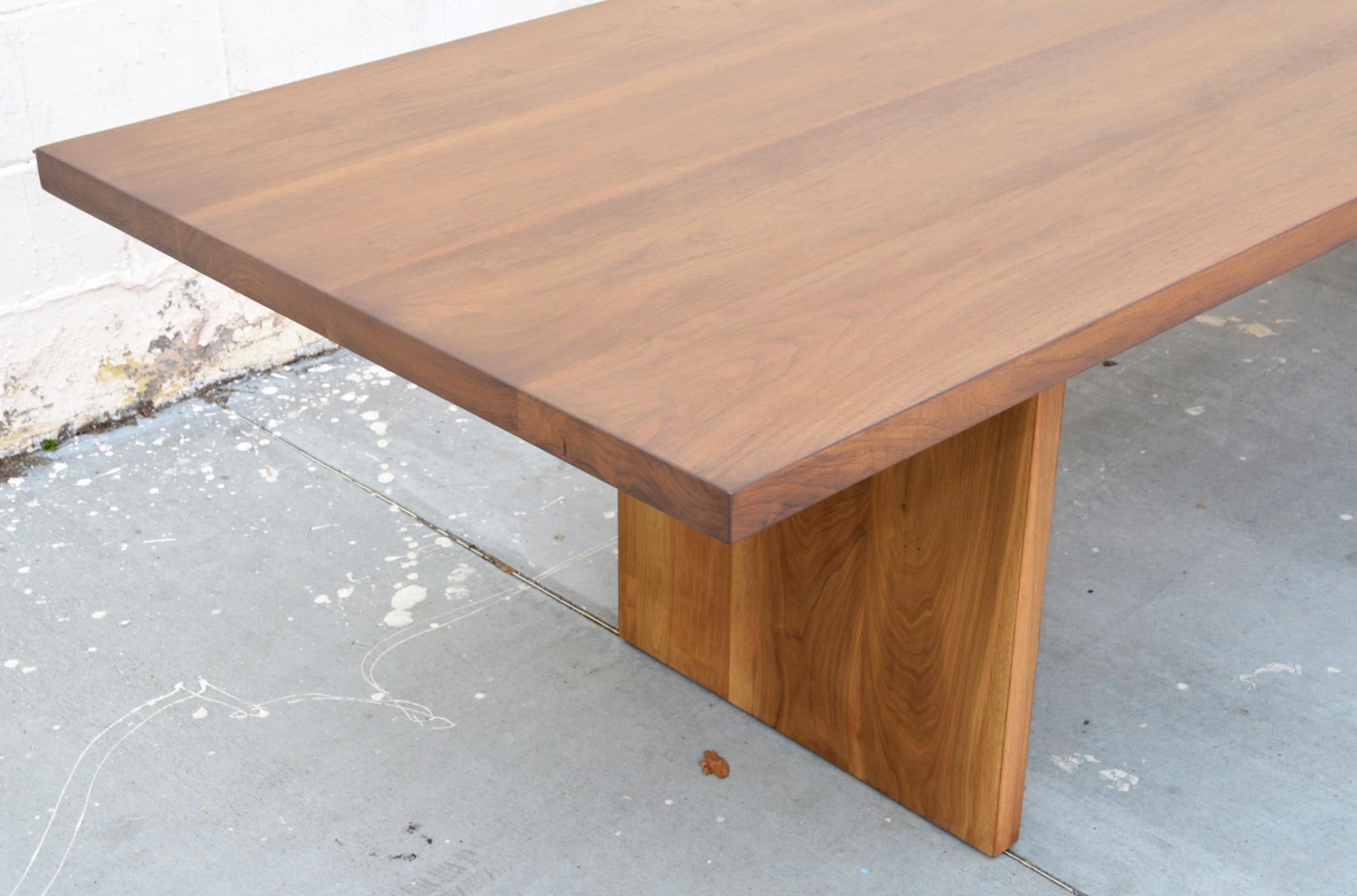 https://a.1stdibscdn.com/custom-walnut-dining-table-for-sale-picture-5/f_8065/f_138400411551372690905/DSC_0107_BBM2_6_master.jpg