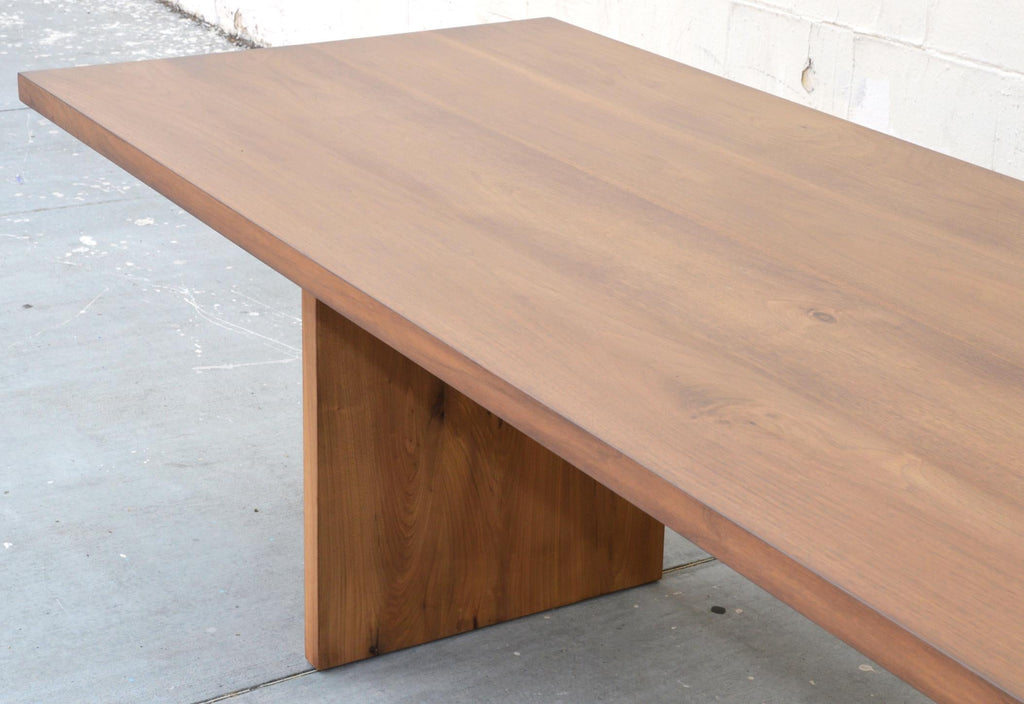 https://a.1stdibscdn.com/custom-walnut-dining-table-for-sale-picture-4/f_8065/f_138400411551369360916/DSC_0108_BBM2_3_master.jpg