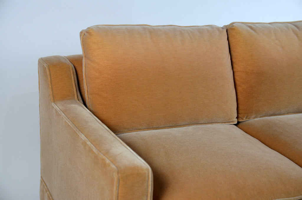 https://a.1stdibscdn.com/impeccable-mohair-designer-sofa-in-the-style-of-jean-michel-frank-for-sale-picture-6/f_8184/1551821058399/DSC_0150_master.JPG