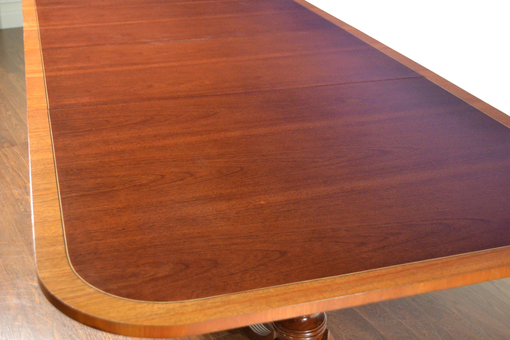 https://a.1stdibscdn.com/banded-cathedral-mahogany-georgian-style-pedestal-dining-table-by-leighton-hall-for-sale-picture-6/f_44162/f_135458721549147687946/DSC_0158_master.jpg
