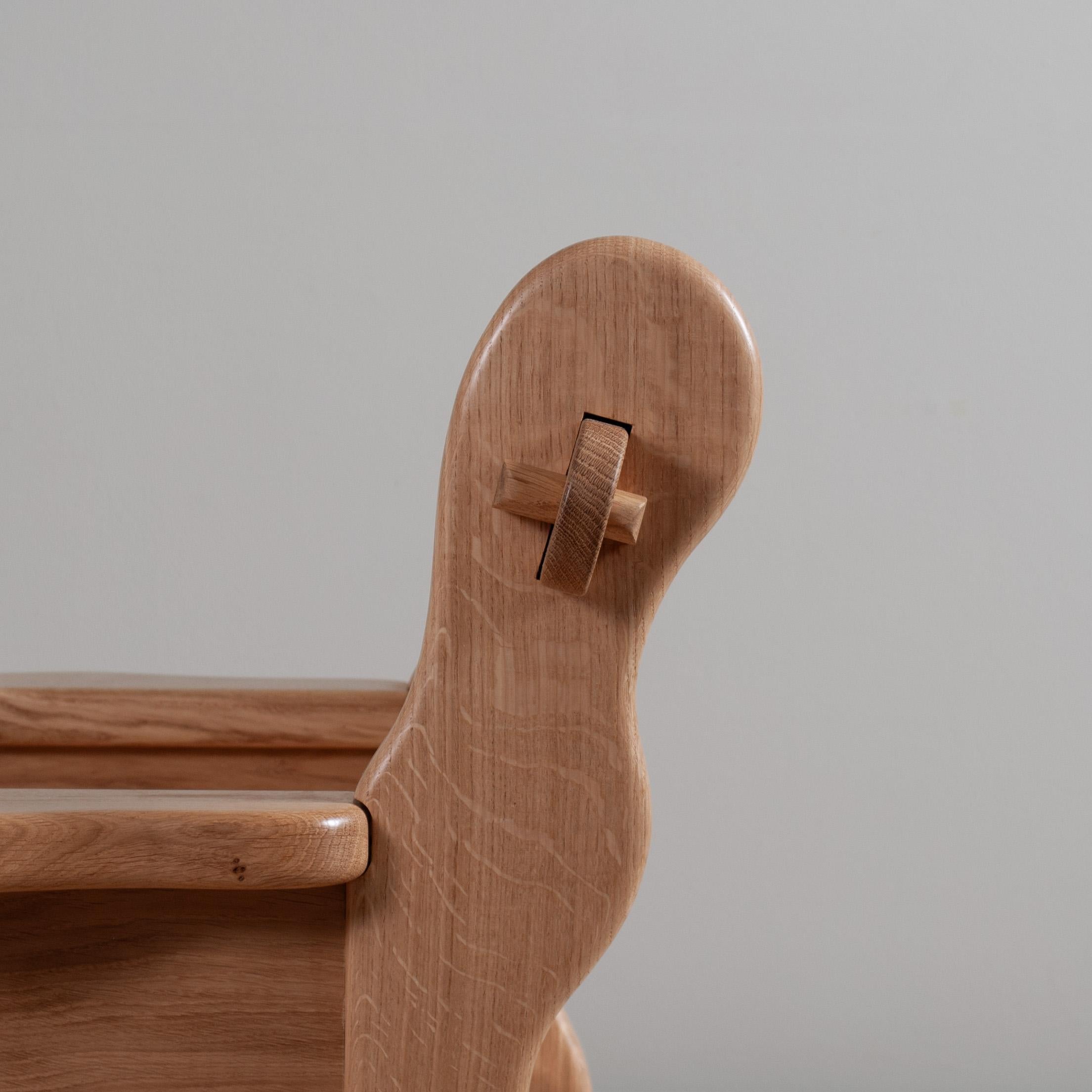 https://a.1stdibscdn.com/handcrafted-oak-lounge-chair-for-sale-picture-10/f_12322/f_435728721739208937519/DSC_0261_master.jpg