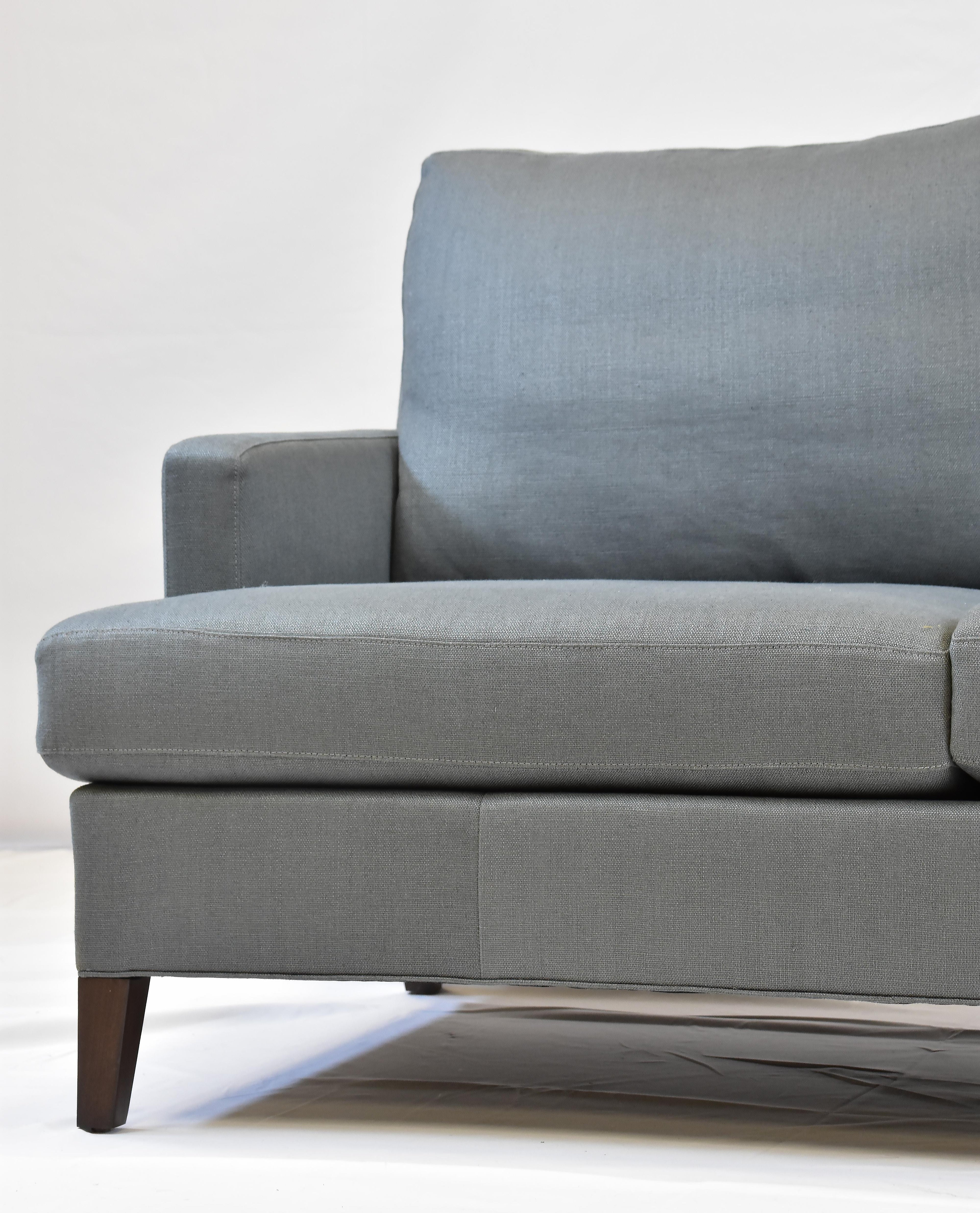 https://a.1stdibscdn.com/le-jeune-upholstery-hollywood-sofa-showroom-model-for-sale-picture-9/f_19743/f_383021221707325521360/DSC_0313_master.JPG