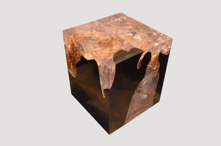 https://a.1stdibscdn.com/andrianna-shamaris-cracked-resin-cocktail-table-for-sale-picture-2/f_10806/f_161311911568414508629/DSC_0362_master.jpg?width=768