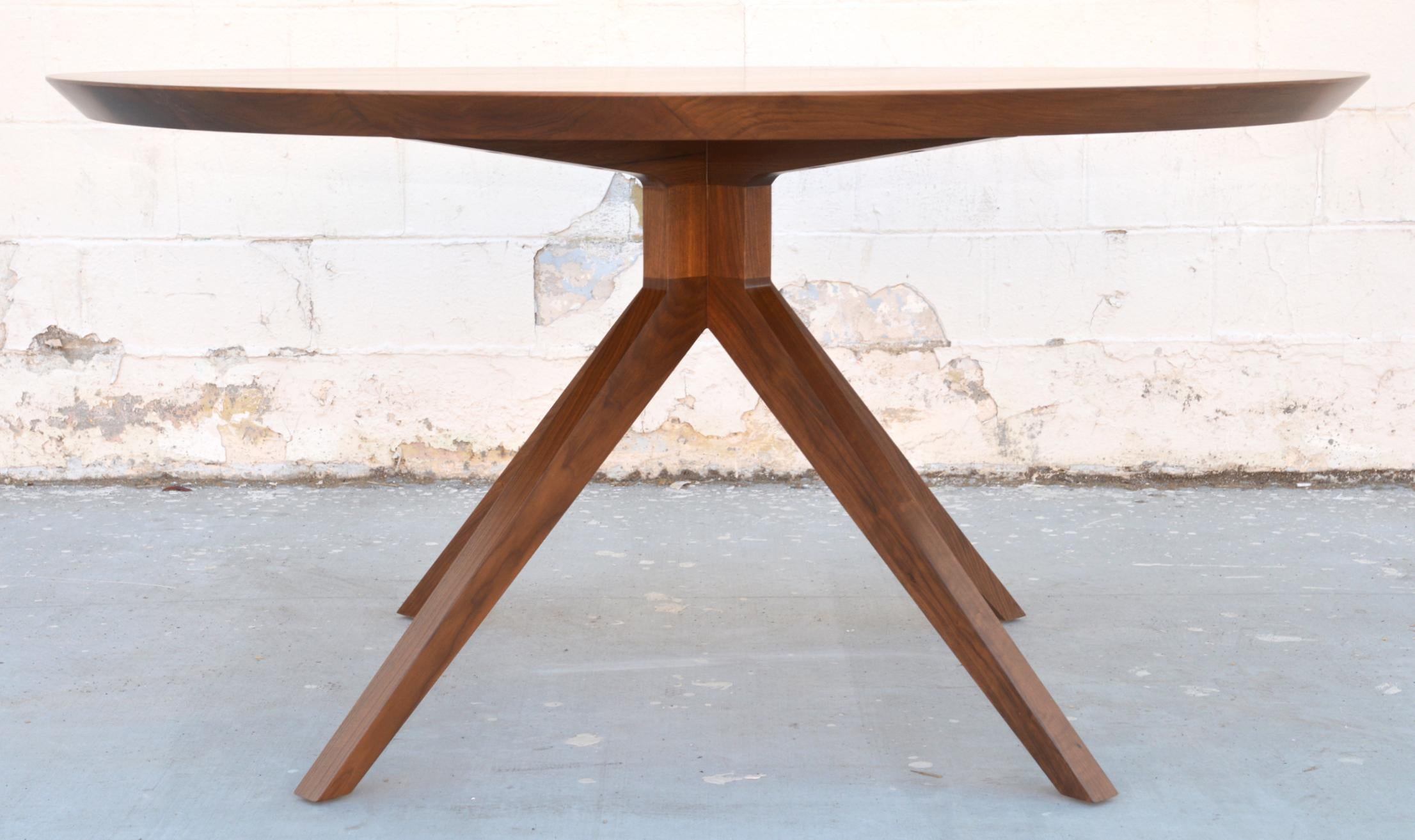 https://a.1stdibscdn.com/sputnik-dining-table-in-solid-walnut-built-to-order-by-petersen-antiques-for-sale-picture-2/f_8065/f_96388111548852991352/DSC_0366_sputnik_2_master.jpg