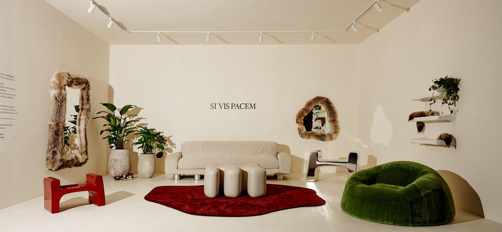 https://a.1stdibscdn.com/the-hill-biomorphic-shape-green-chair-in-mohair-si-vis-pacem-by-stefon-diggs-for-sale-picture-7/f_55372/f_484388421769035913156/DSC_0398_master.jpg