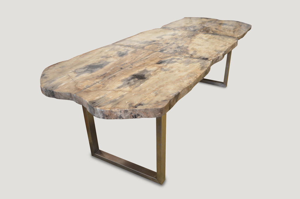 https://a.1stdibscdn.com/andrianna-shamaris-petrified-wood-table-for-sale-picture-3/f_10806/1540062962719/DSC_0556_master.jpg