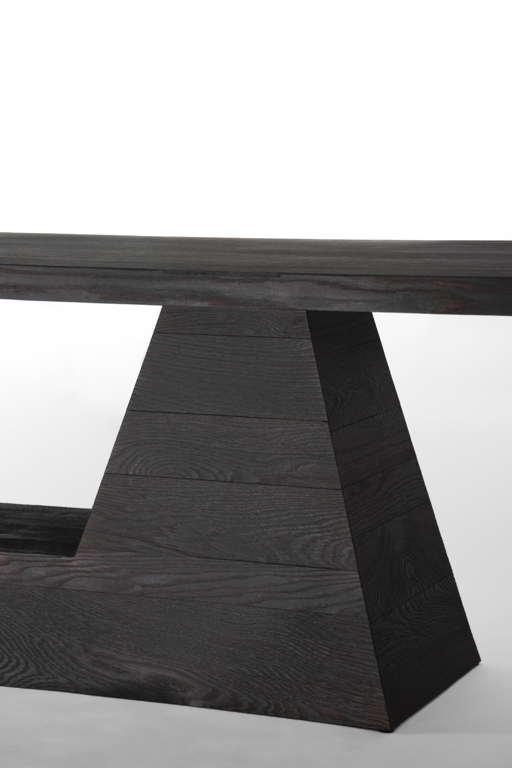https://a.1stdibscdn.com/contemporary-oka-dining-table-by-eichkorn-burnt-oak-customizable-for-sale-picture-3/f_31233/f_430990621736527252872/DSC_0694_master.jpg
