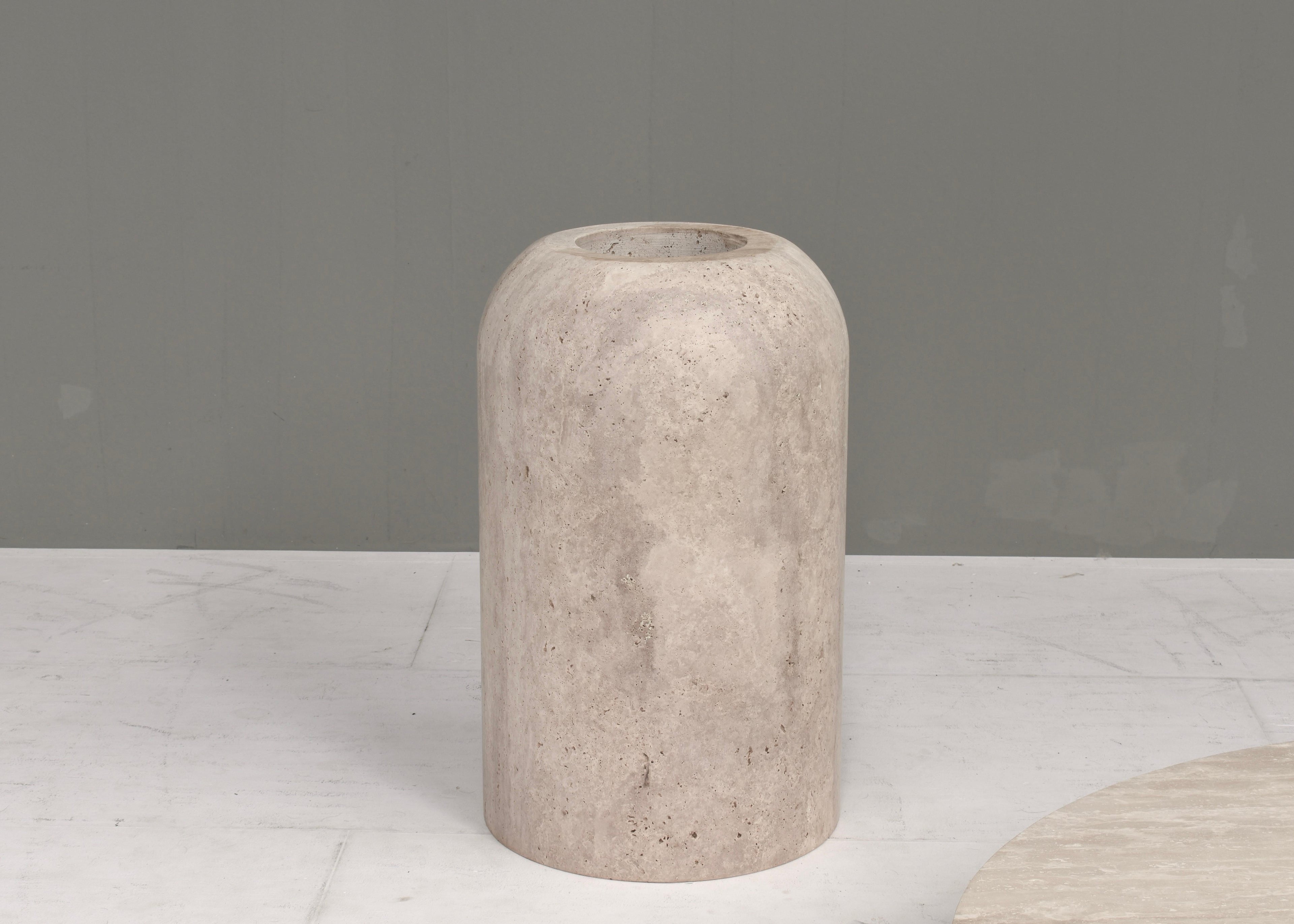 https://a.1stdibscdn.com/exquisite-round-travertine-dining-table-in-the-manor-of-up-up-kelly-wearstler-for-sale-picture-9/f_17122/f_385377321708681906311/DSC_0708_master.JPG