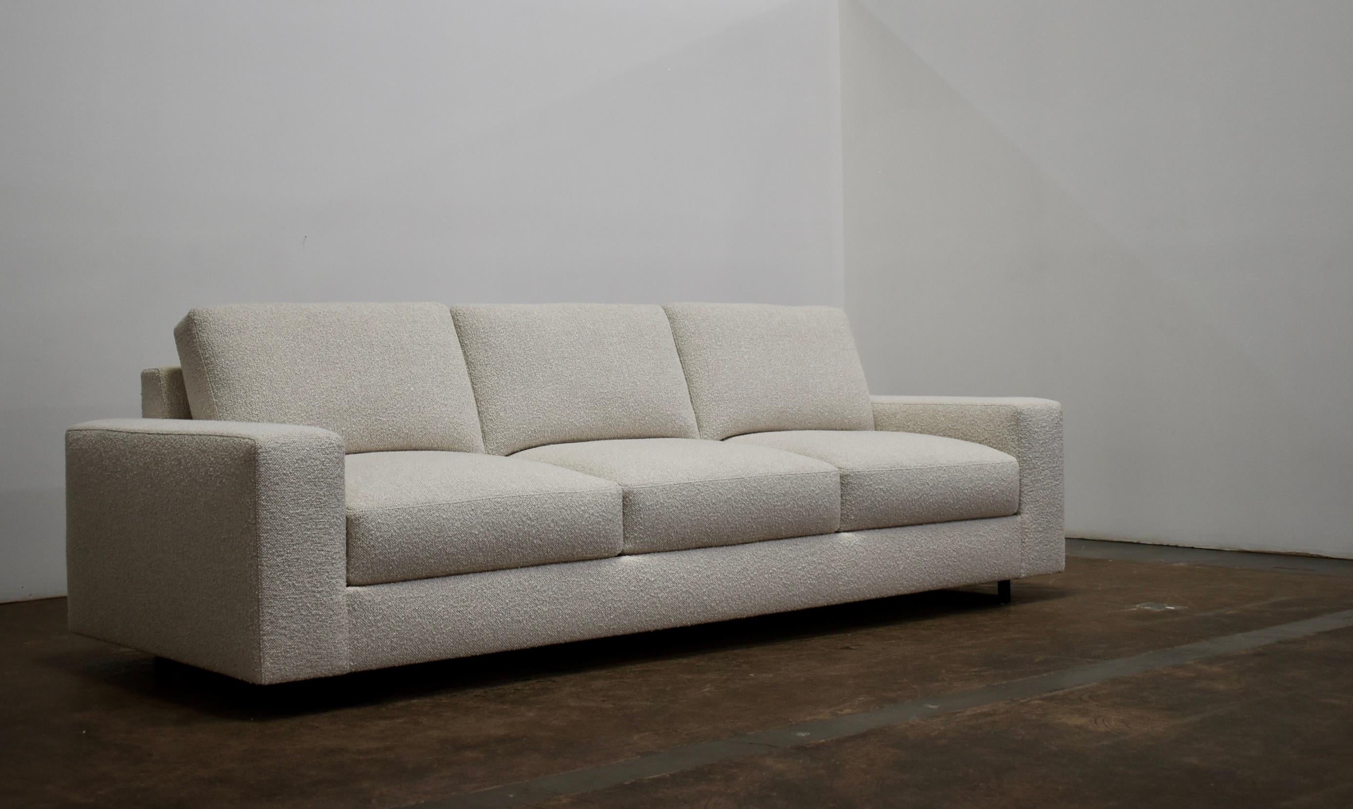https://a.1stdibscdn.com/chloe-sofa-for-sale-picture-3/f_73132/f_311385121667506900188/DSC_0755_master.JPG