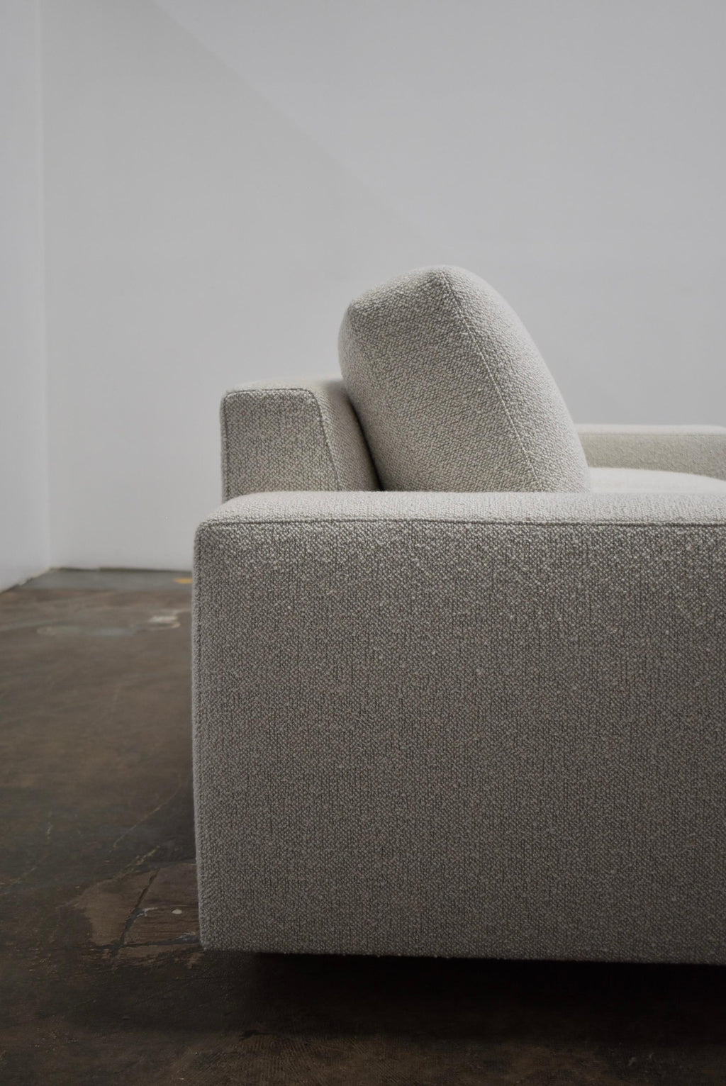 https://a.1stdibscdn.com/chloe-sofa-for-sale-picture-4/f_73132/f_311385121667506929419/DSC_0768_master.JPG