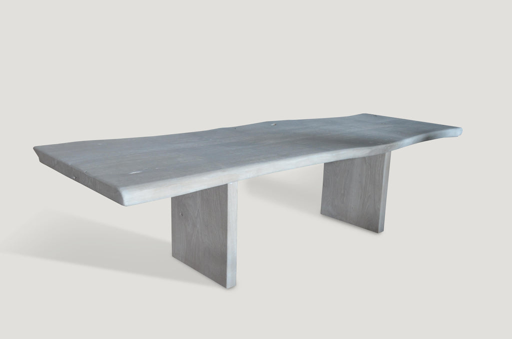 https://a.1stdibscdn.com/andrianna-shamaris-st-barts-teak-wood-dining-table-for-sale-picture-2/f_10806/1532196199924/DSC_0770_master.jpg