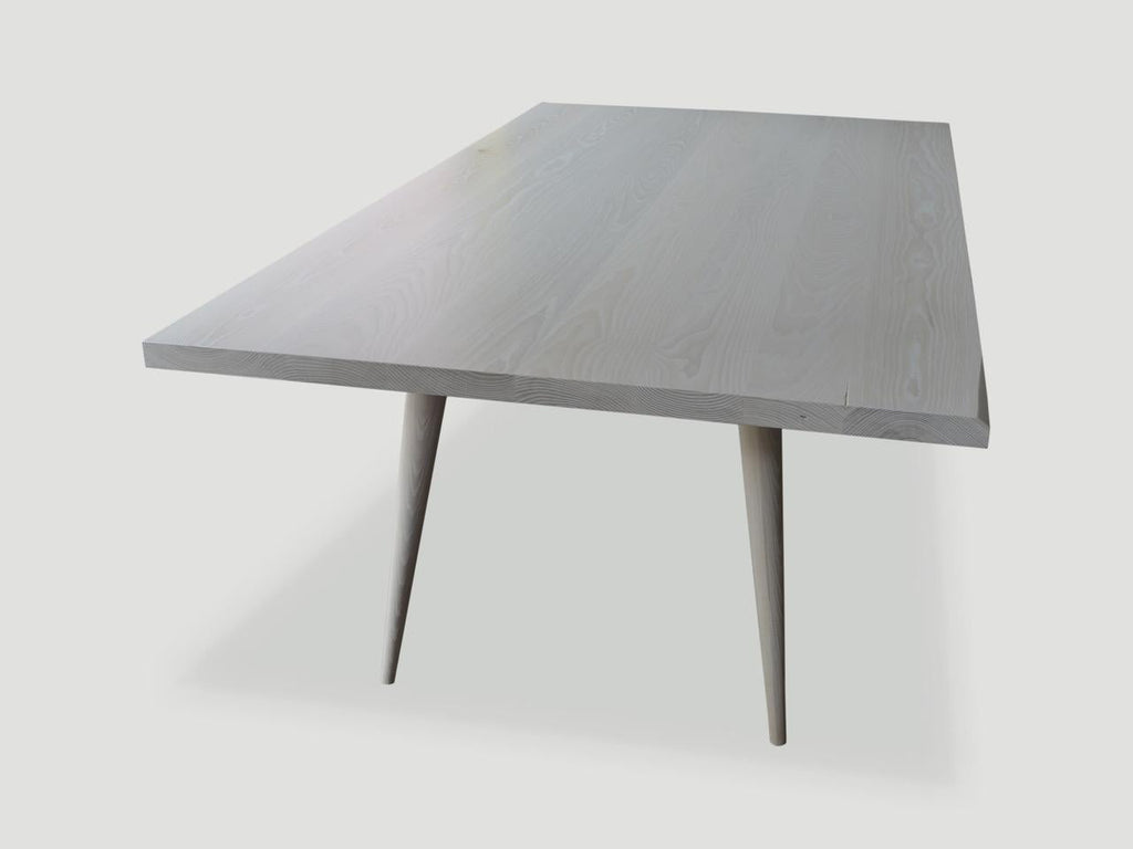 https://a.1stdibscdn.com/andrianna-shamaris-bleached-ash-wood-dining-table-for-sale-picture-5/f_10806/1621714979781/DSC_0845_master.jpeg