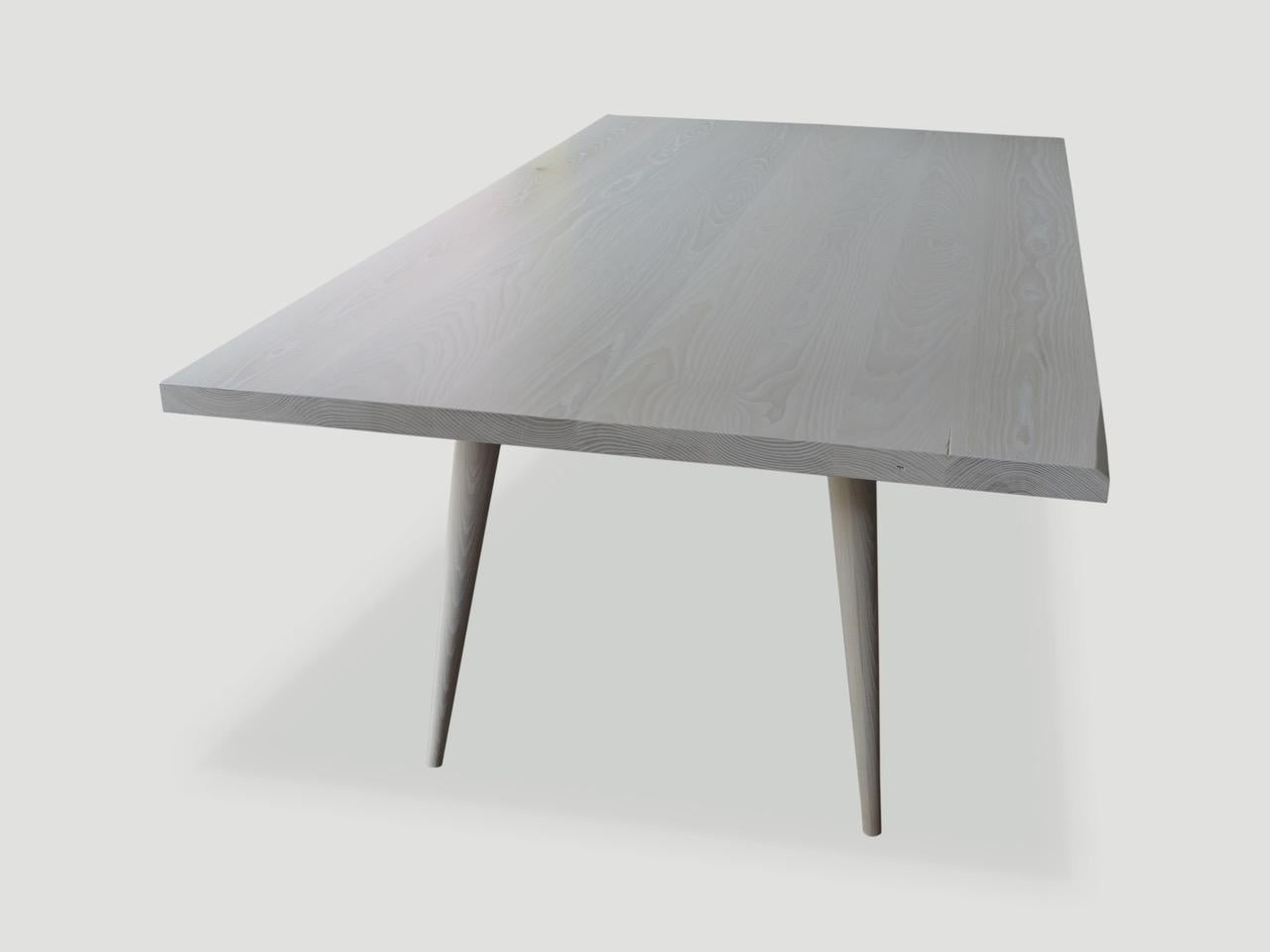 https://a.1stdibscdn.com/andrianna-shamaris-bleached-ash-wood-dining-table-for-sale-picture-5/f_10806/1621714979781/DSC_0845_master.jpeg
