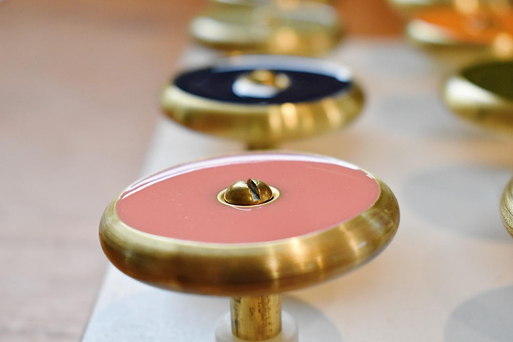 https://a.1stdibscdn.com/cabinet-drawer-pulls-by-daughter-mfg-for-sale-picture-13/f_90532/f_393465521713556537037/DSC_0869_VSCO_master.jpeg
