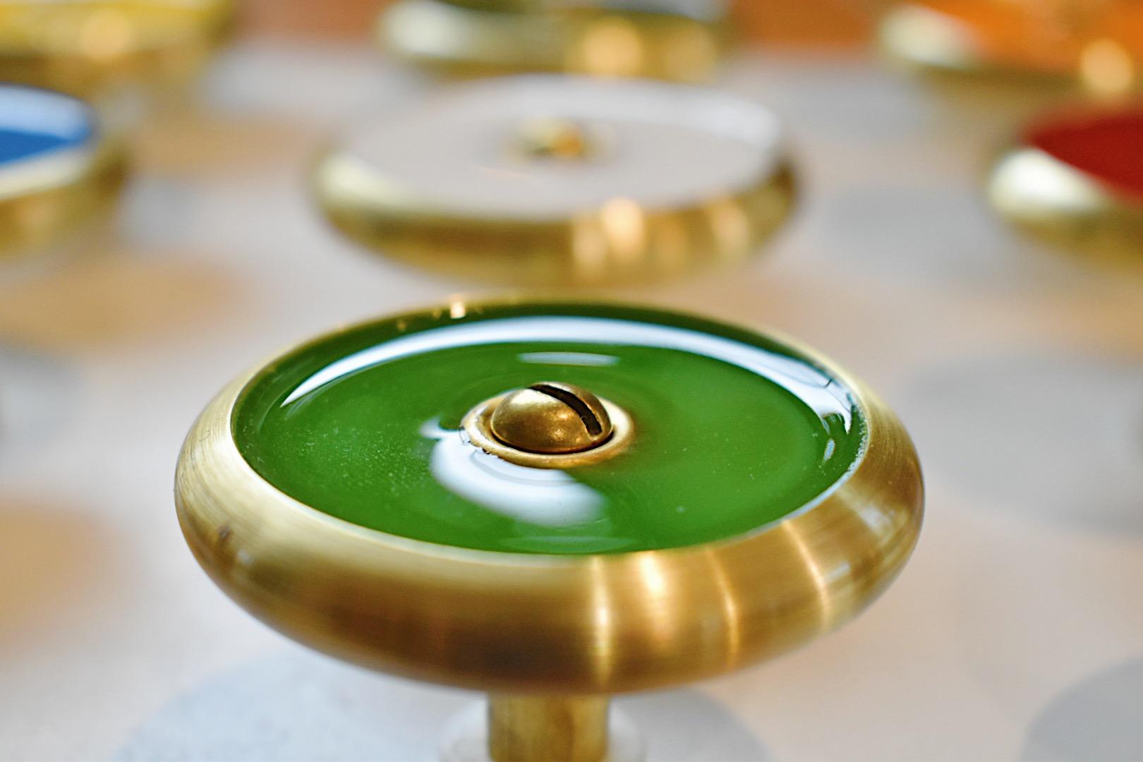 https://a.1stdibscdn.com/cabinet-drawer-pulls-by-daughter-mfg-for-sale-picture-10/f_90532/f_393465521713556484862/DSC_0875_VSCO_master.jpeg