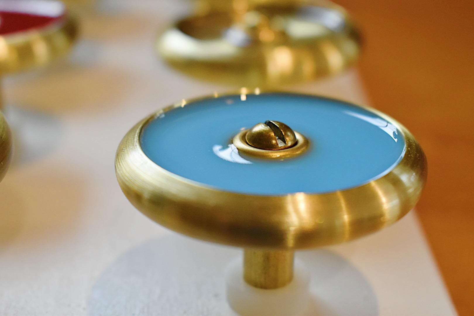 https://a.1stdibscdn.com/cabinet-drawer-pulls-by-daughter-mfg-for-sale-picture-9/f_90532/f_393465521713556467313/DSC_0877_VSCO_master.jpeg