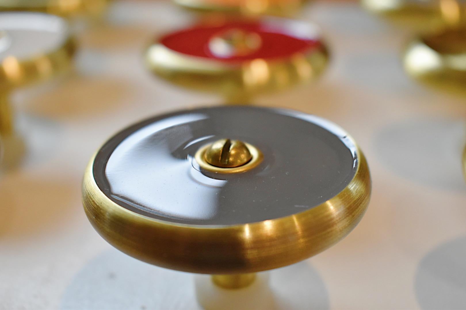 https://a.1stdibscdn.com/cabinet-drawer-pulls-by-daughter-mfg-for-sale-picture-12/f_90532/f_393465521713556523935/DSC_0881_VSCO_master.jpeg
