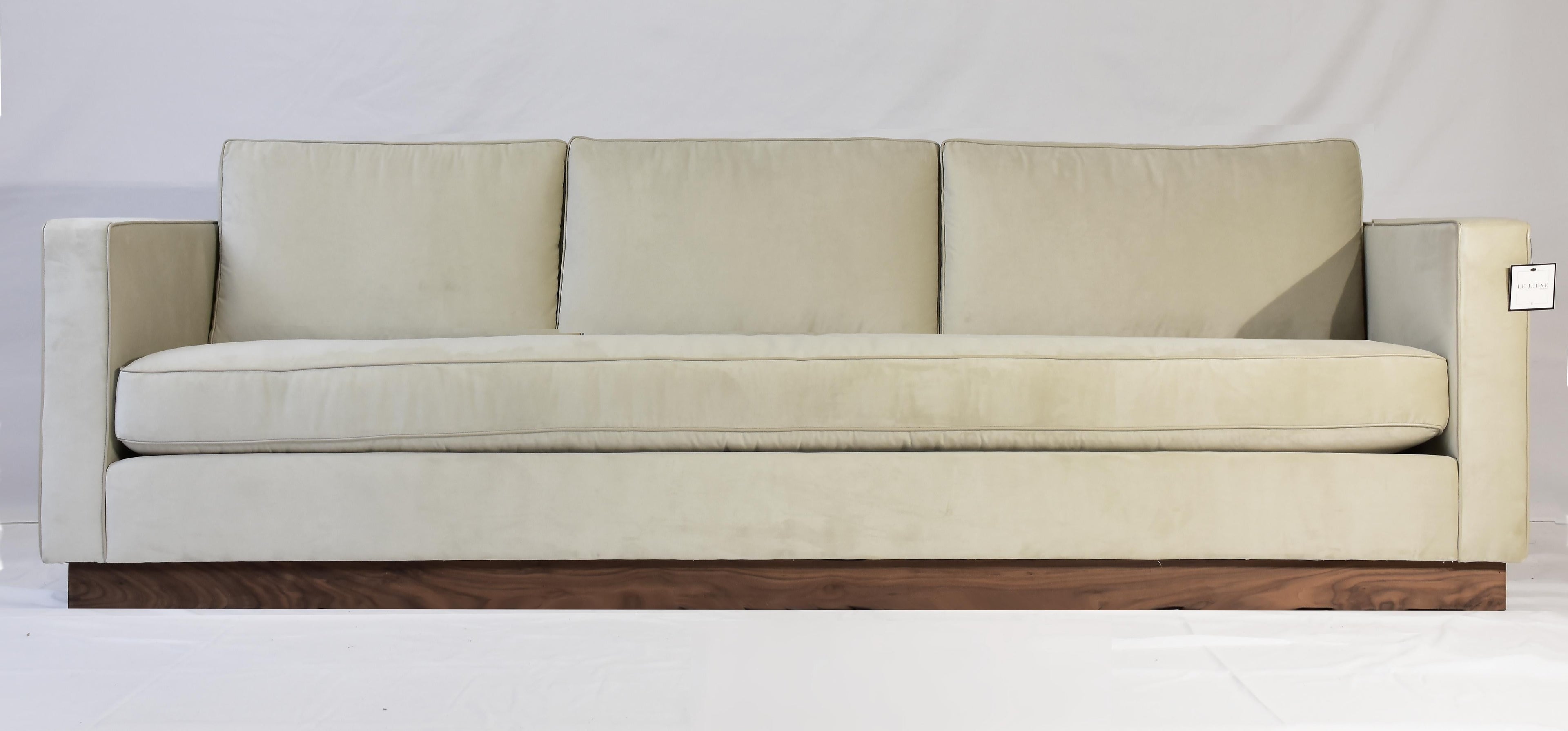 https://a.1stdibscdn.com/le-jeune-upholstery-shaker-3-seat-sofa-showroom-model-for-sale-picture-4/f_19743/f_386321121709171052126/DSC_0934_master.JPG