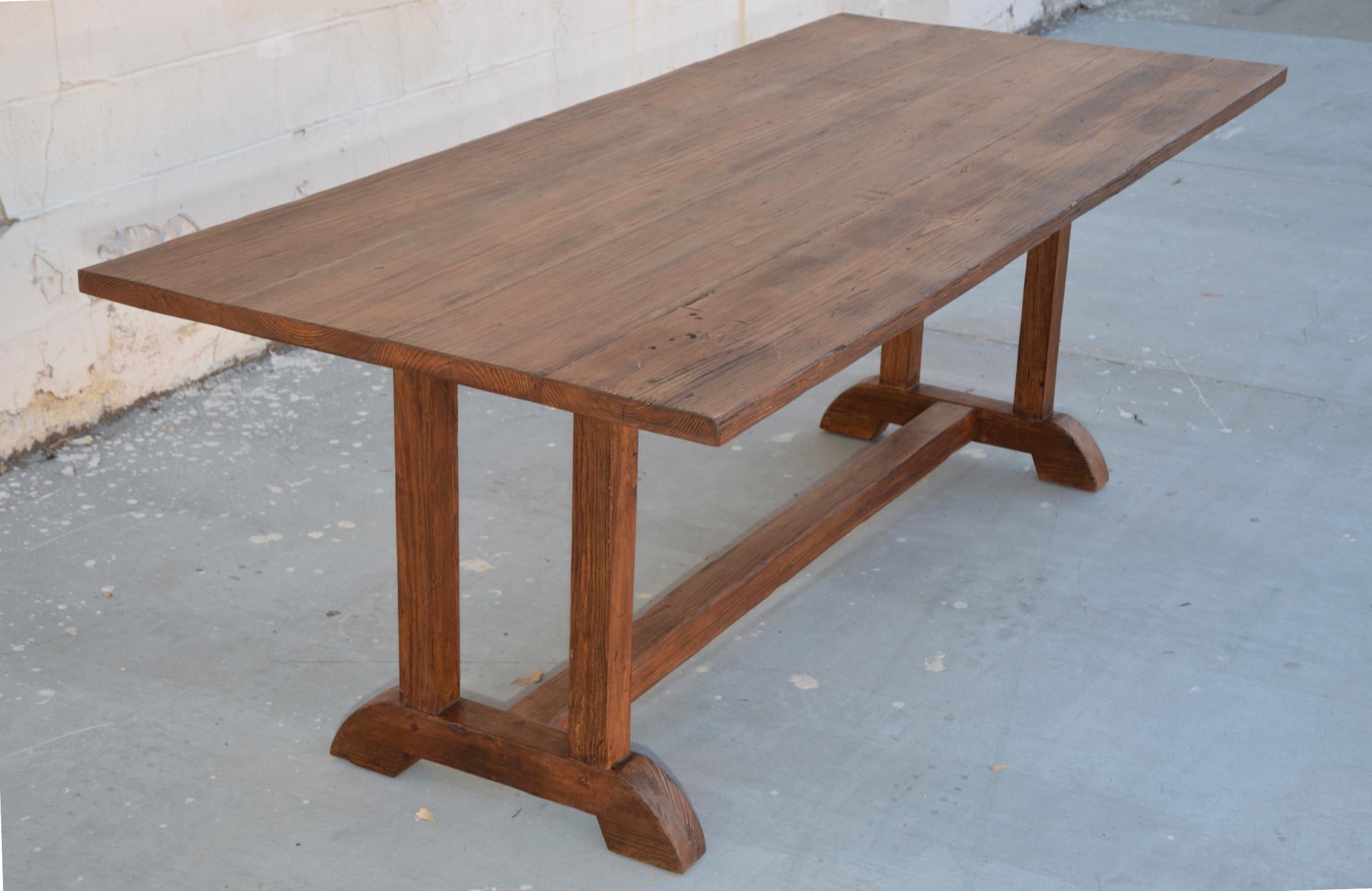 https://a.1stdibscdn.com/dining-table-made-from-vintage-heart-pine-built-to-order-by-petersen-antiques-for-sale-picture-2/f_8065/f_133678111547750073318/DSC_0937_master.jpg