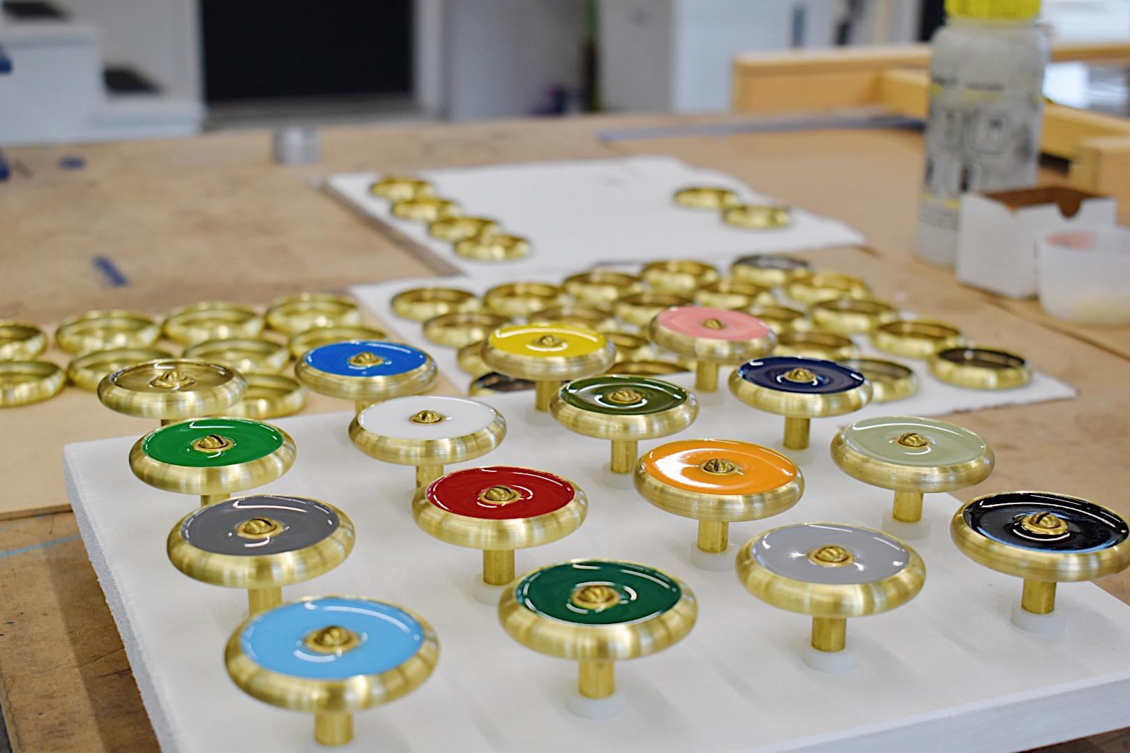 https://a.1stdibscdn.com/cabinet-drawer-pulls-by-daughter-mfg-for-sale-picture-2/f_90532/f_393465521713556133778/DSC_0962_VSCO_master.jpeg