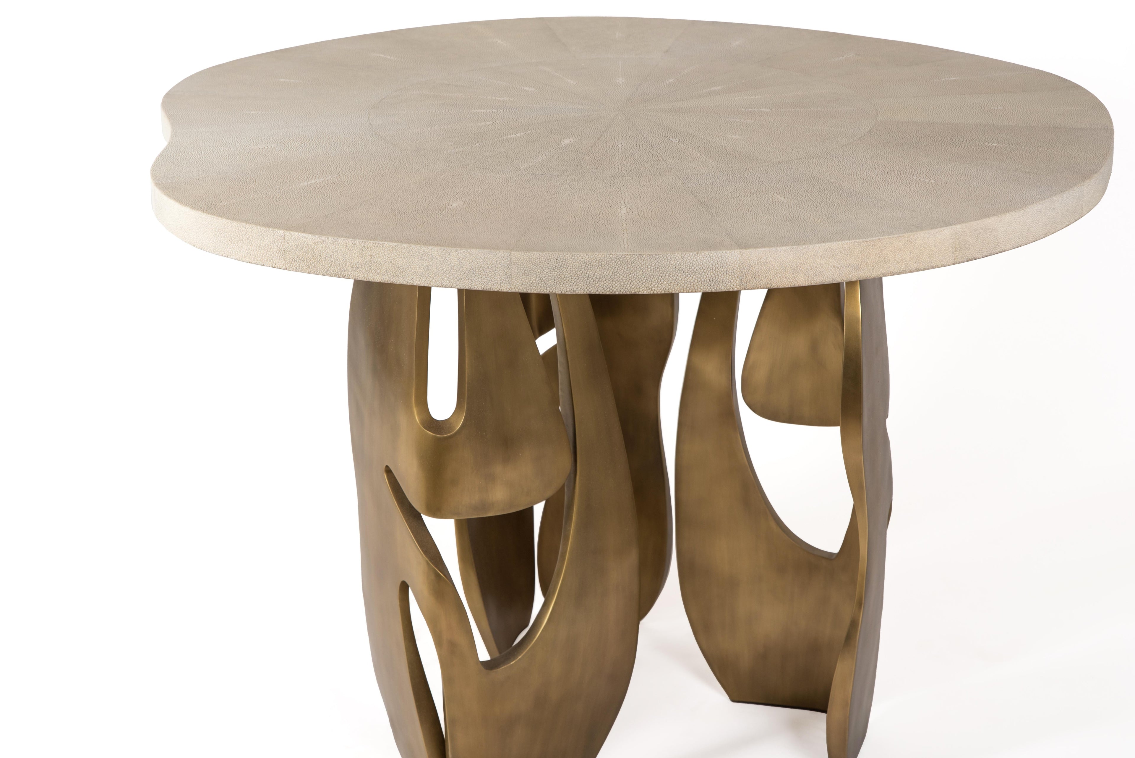 https://a.1stdibscdn.com/shagreen-breakfast-table-with-sculptural-brass-legs-by-r-y-augousti-for-sale-picture-4/f_45491/f_284092521651027035257/DSC_1028_master.jpg