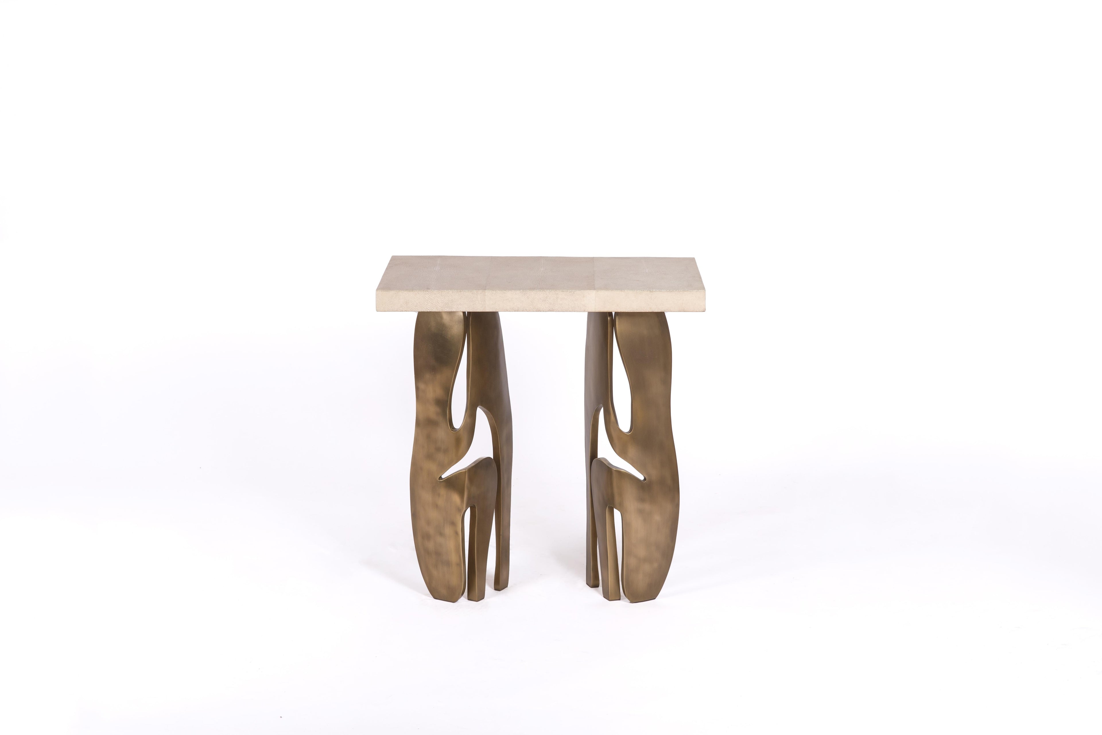 https://a.1stdibscdn.com/shagreen-breakfast-table-with-sculptural-brass-legs-by-r-y-augousti-for-sale-picture-13/f_45491/f_284092521651027317513/DSC_1094_master.jpg