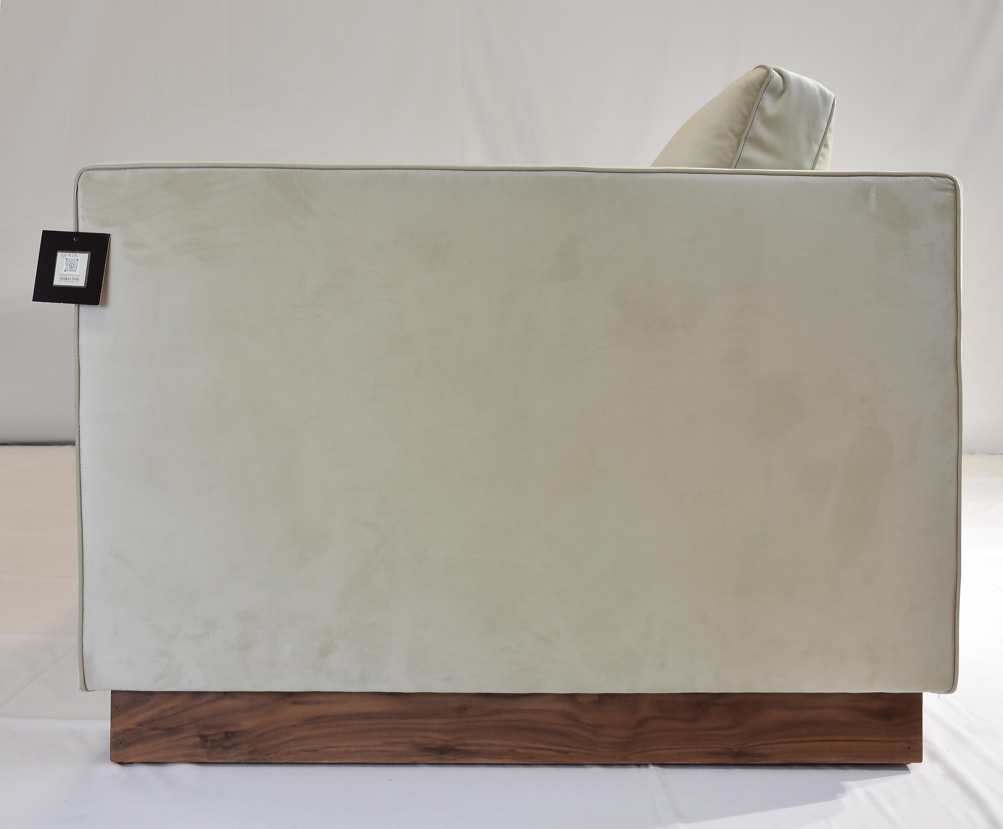 https://a.1stdibscdn.com/le-jeune-upholstery-shaker-3-seat-sofa-showroom-model-for-sale-picture-8/f_19743/f_386321121709171052690/DSC_1107_1__master.JPG