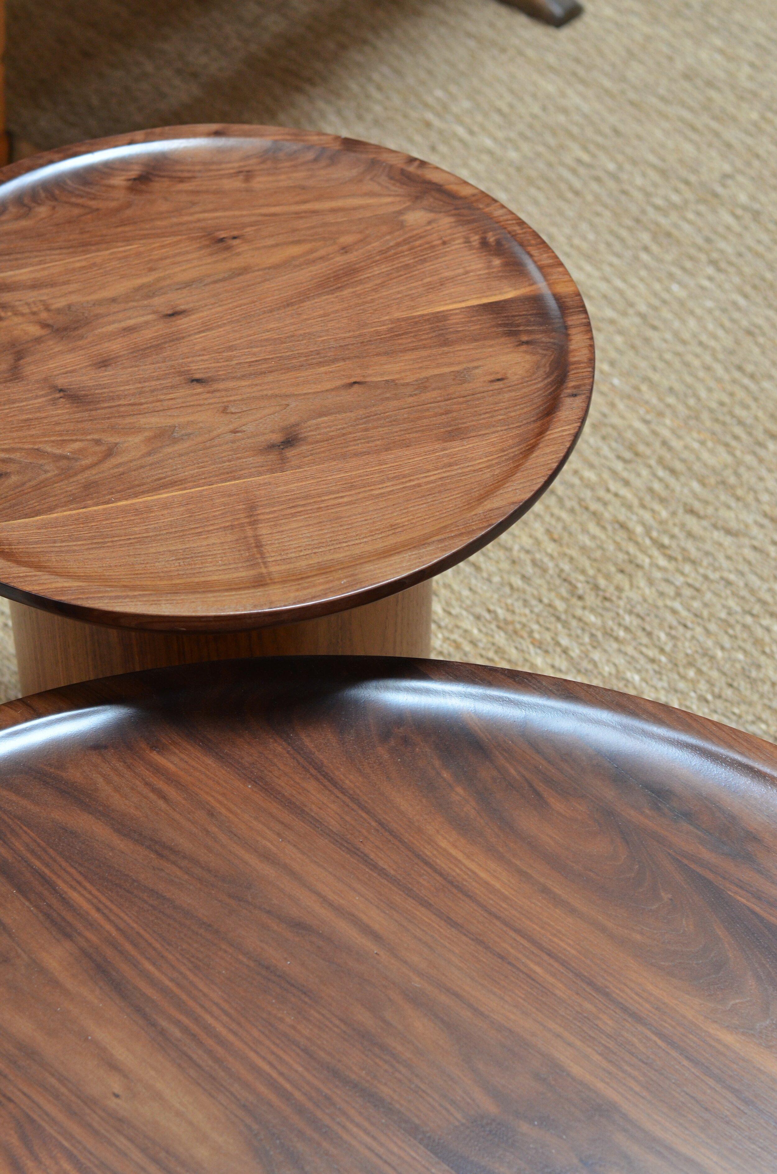 https://a.1stdibscdn.com/modern-round-coffee-table-in-walnut-by-martin-and-brockett-for-sale-picture-6/f_50711/f_255872821634072840102/DSC_1112_master.jpg