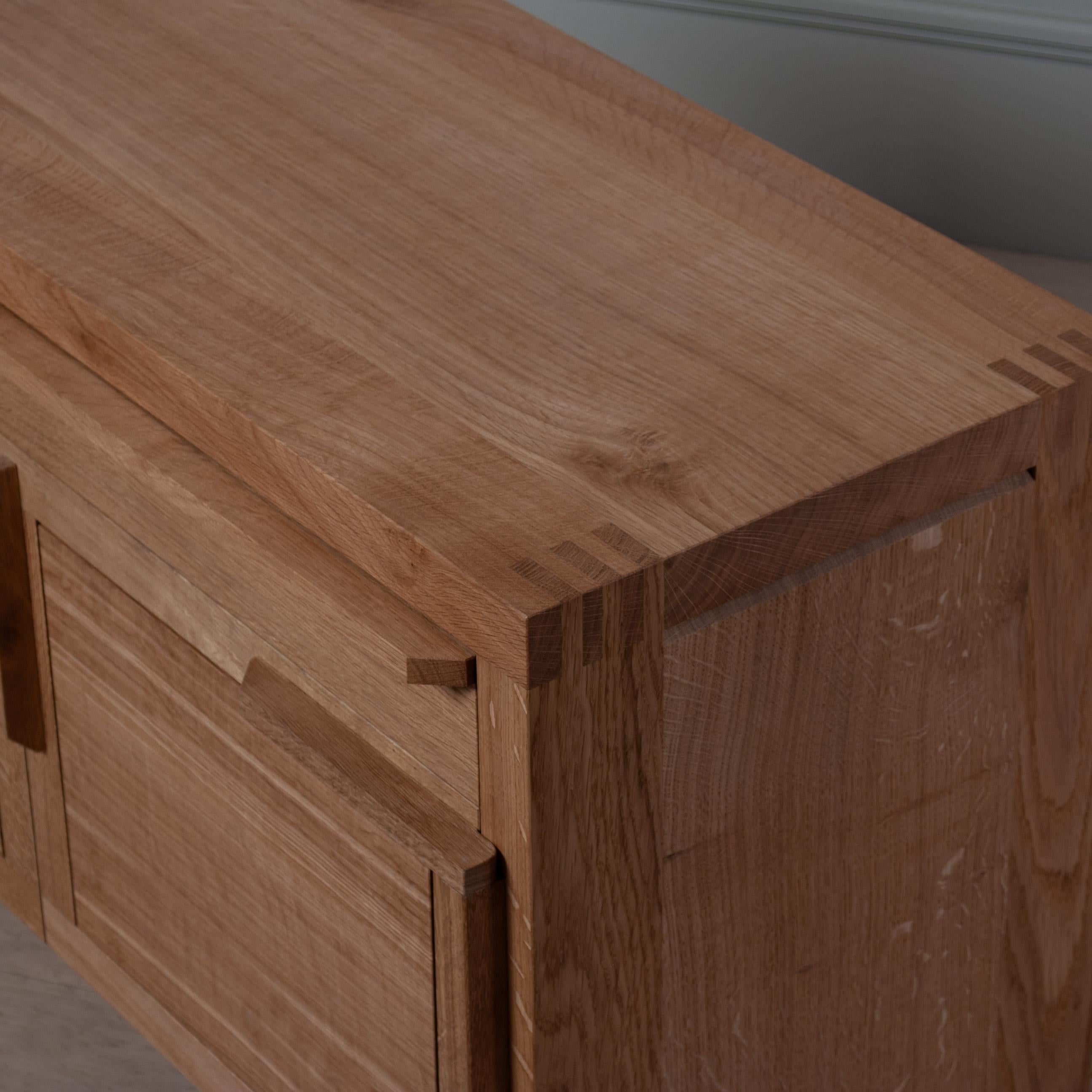 https://a.1stdibscdn.com/handcrafted-oak-cabinet-sideboard-for-sale-picture-3/f_12322/f_475911921763489691121/DSC_1325_master.jpg