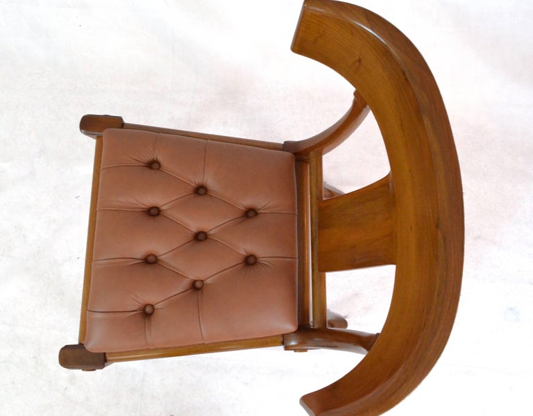 https://a.1stdibscdn.com/klismos-walnut-wood-leather-seats-saber-legs-dining-chairs-customizable-for-sale-picture-3/f_20723/f_235559421619603199831/DSC_1460_master.jpg?width=768