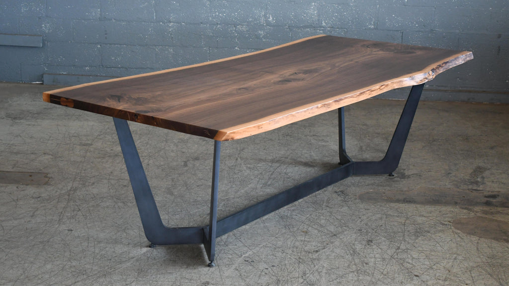 https://a.1stdibscdn.com/very-large-custom-made-10-seat-live-edge-dining-table-in-american-black-walnut-for-sale-picture-2/f_23733/f_415445221728059369771/DSC_2093_1__master.jpg