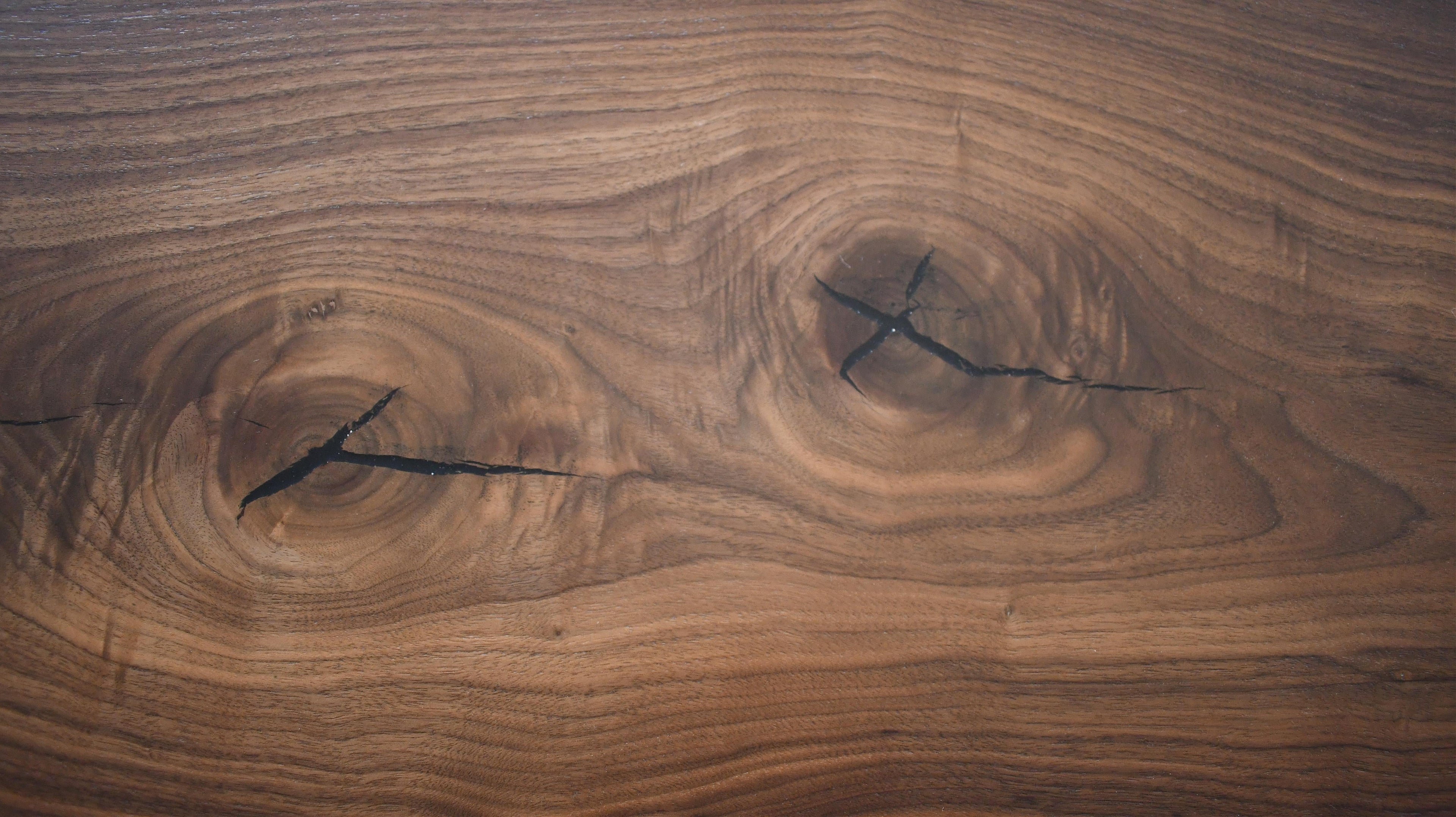 https://a.1stdibscdn.com/very-large-custom-made-10-seat-live-edge-dining-table-in-american-black-walnut-for-sale-picture-6/f_23733/f_415445221728059369778/DSC_2102_1__master.jpg