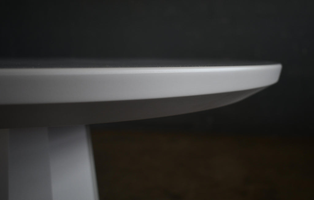 https://a.1stdibscdn.com/custom-made-dining-table-in-white-lacquer-for-sale-picture-8/f_23733/f_415444621728056702295/DSC_2113_master.jpg