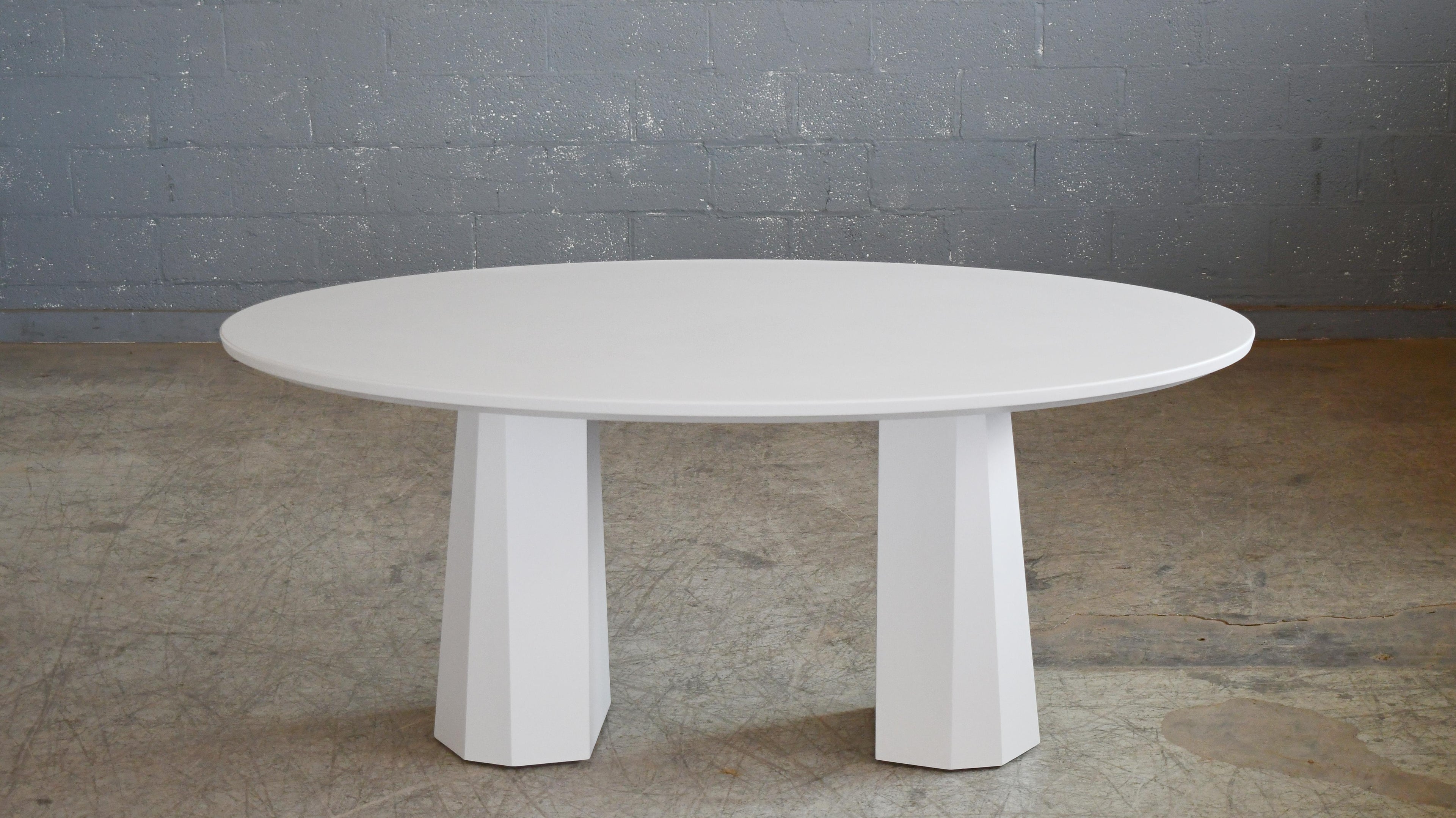 https://a.1stdibscdn.com/custom-made-dining-table-in-white-lacquer-for-sale-picture-2/f_23733/f_415444621728056705659/DSC_2116_1__master.jpg