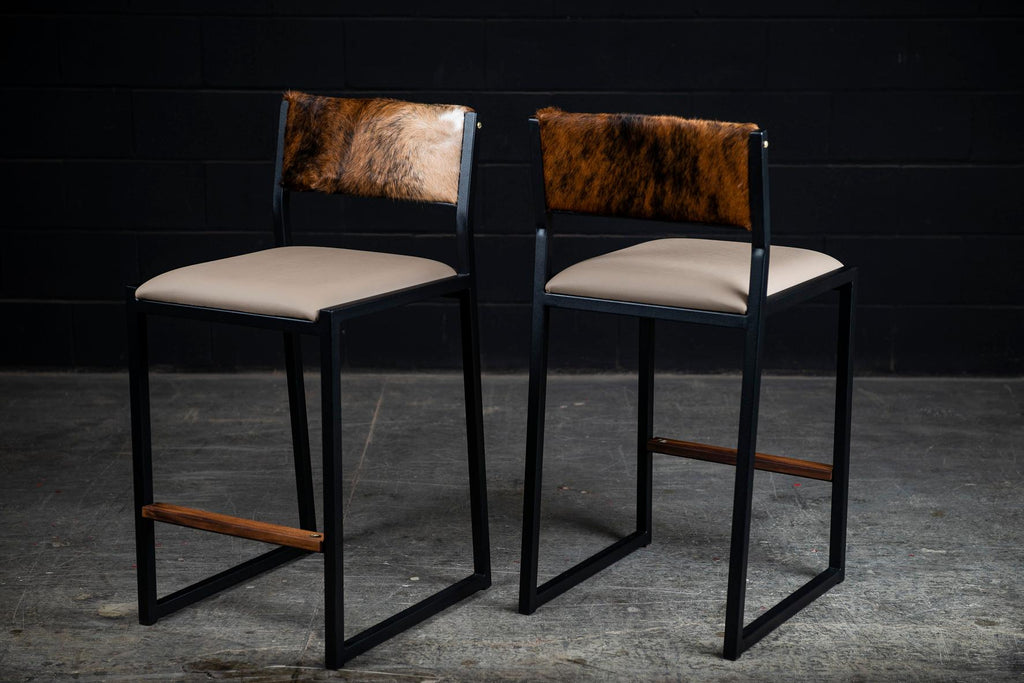 https://a.1stdibscdn.com/shaker-counter-stool-chair-by-ambrozia-walnut-sandle-vinyl-brindle-cowhide-for-sale-picture-4/f_36881/f_192612821590675797772/DSC_2163_master.jpg