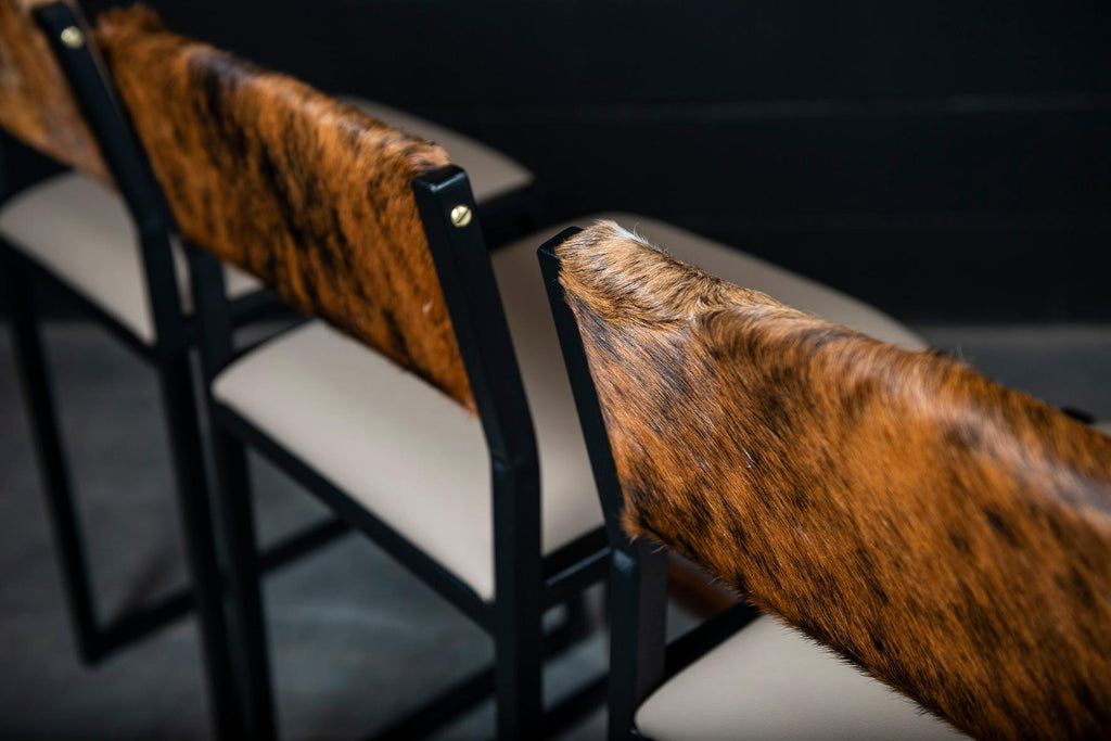 https://a.1stdibscdn.com/set-of-4-shaker-counter-stool-chair-by-ambrozia-walnut-vinyl-cowhide-for-sale-picture-2/f_36881/f_192615121590676788402/DSC_2194_master.jpg