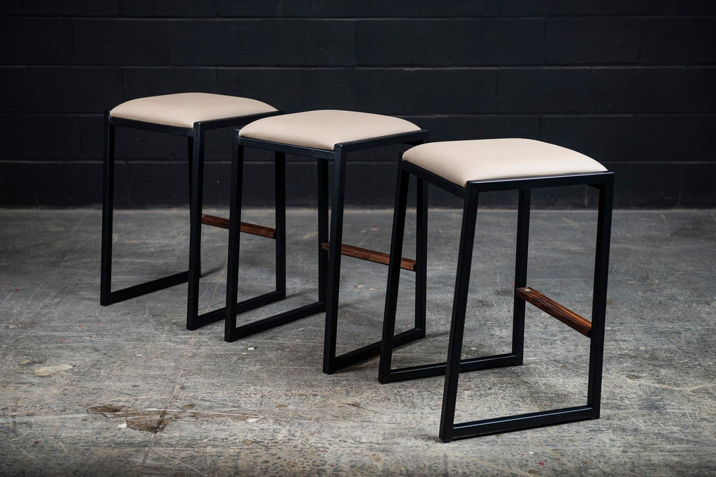 https://a.1stdibscdn.com/shaker-backless-counter-stool-by-ambrozia-walnut-black-steel-sandle-vinyl-for-sale-picture-5/f_36881/f_187385221587068567972/DSC_2218_master.jpg